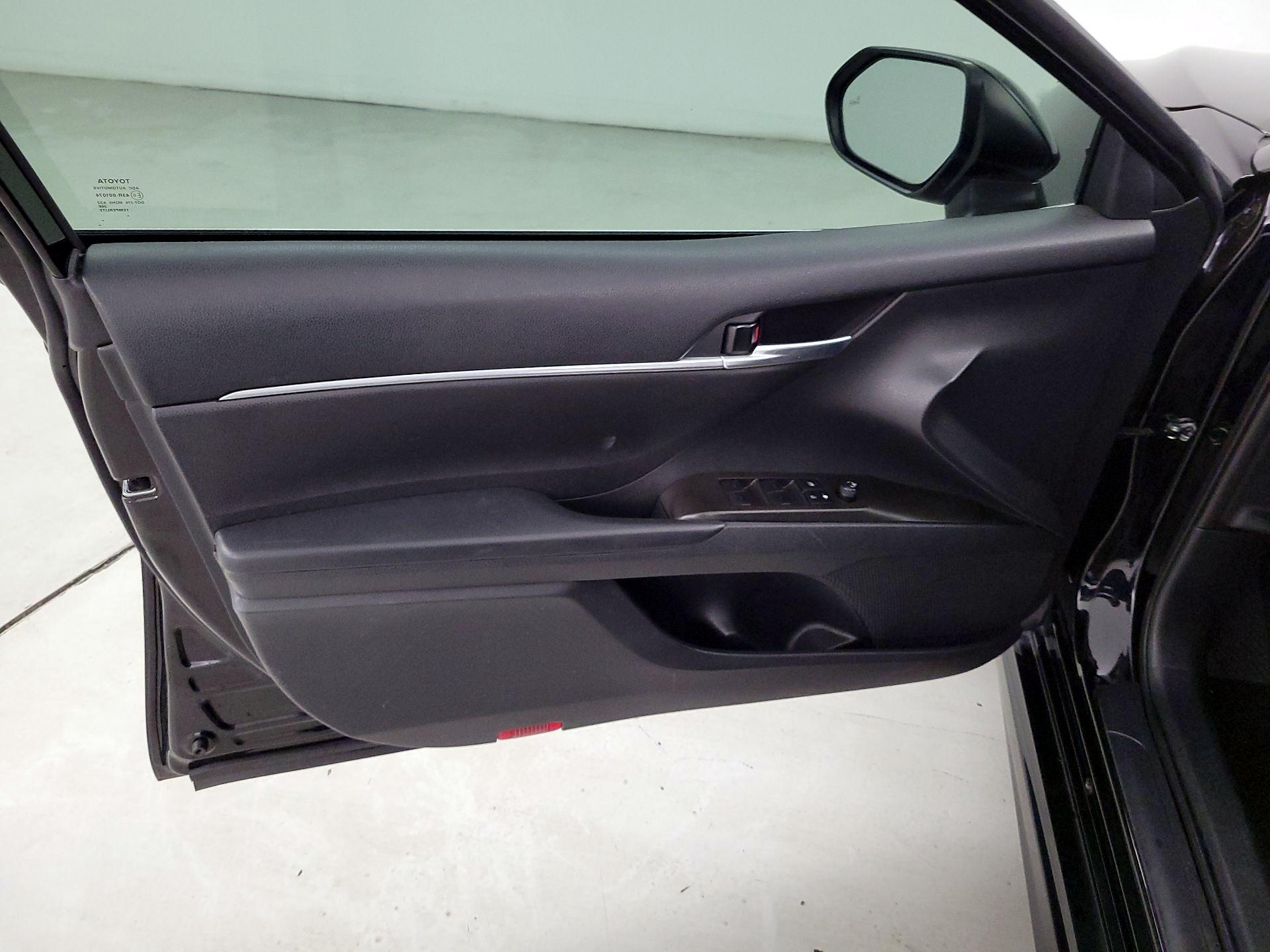 Thumbnail: 2022 Toyota Camry - 12