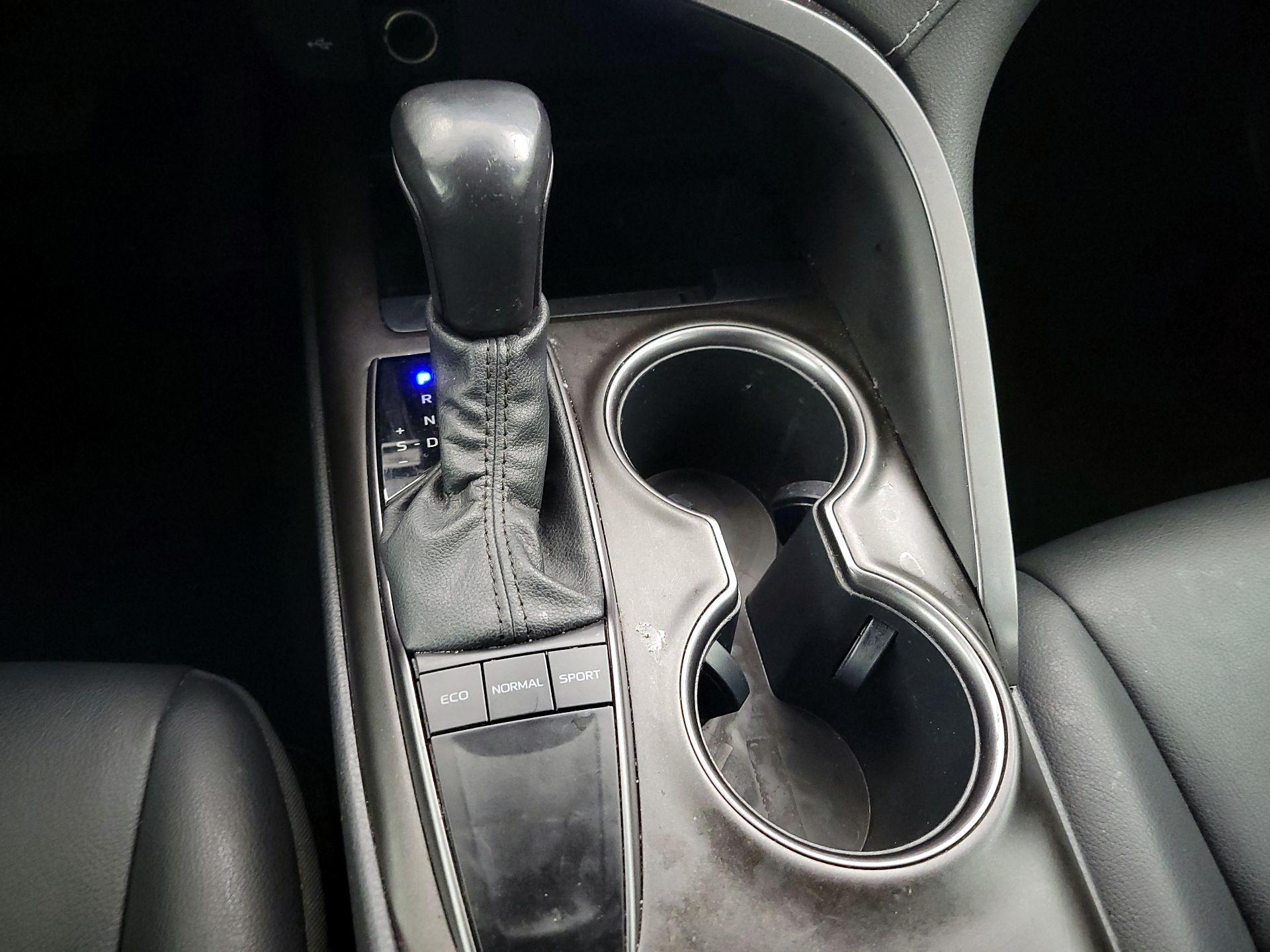 Thumbnail: 2022 Toyota Camry - 17