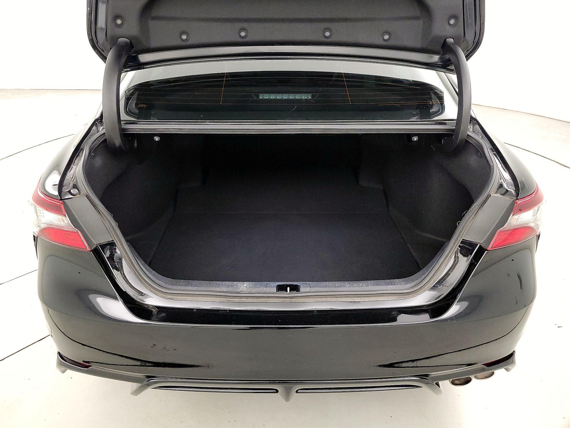 Thumbnail: 2022 Toyota Camry - 20