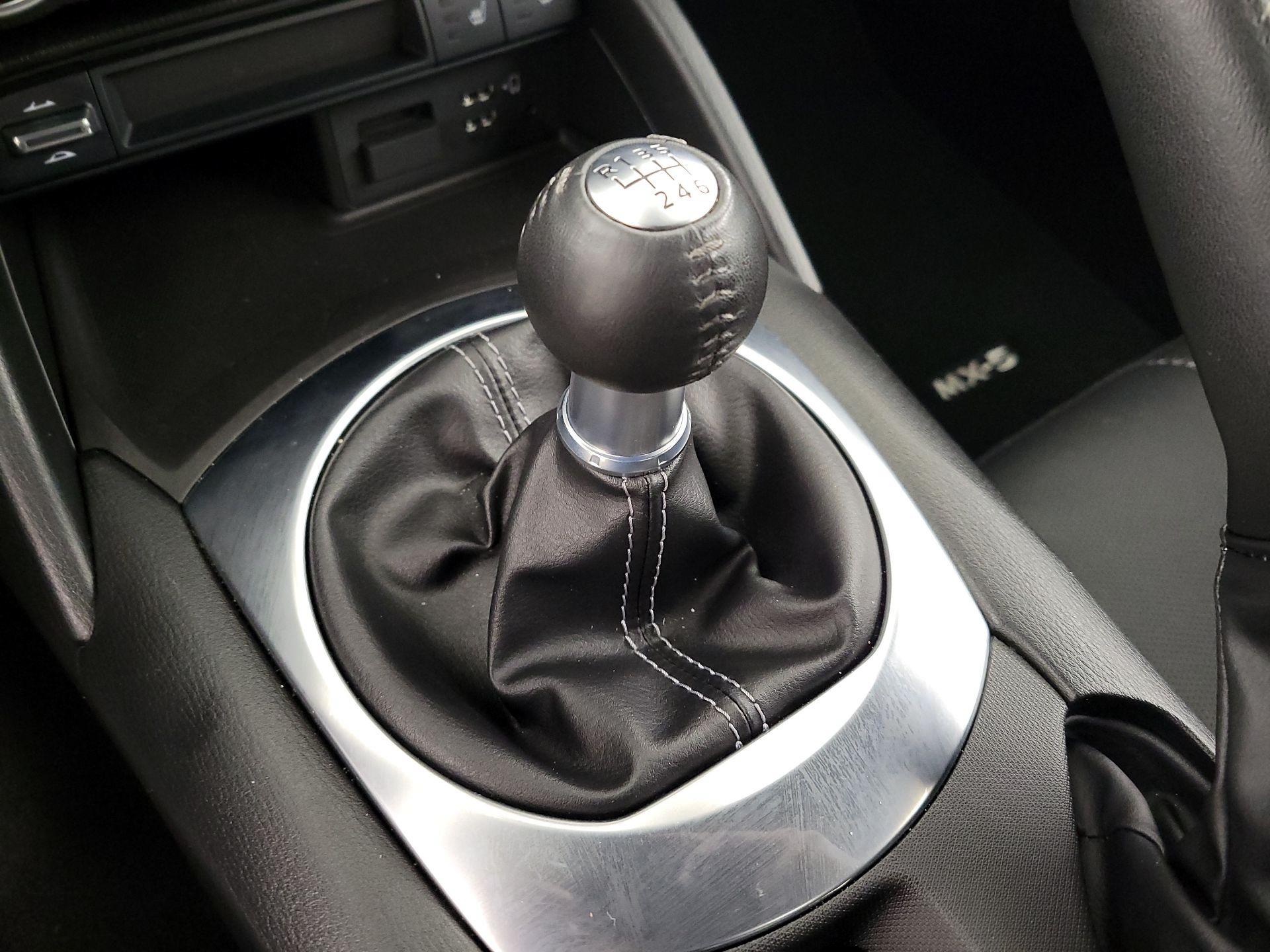 Thumbnail: 2023 Mazda MX-5 Miata - 17