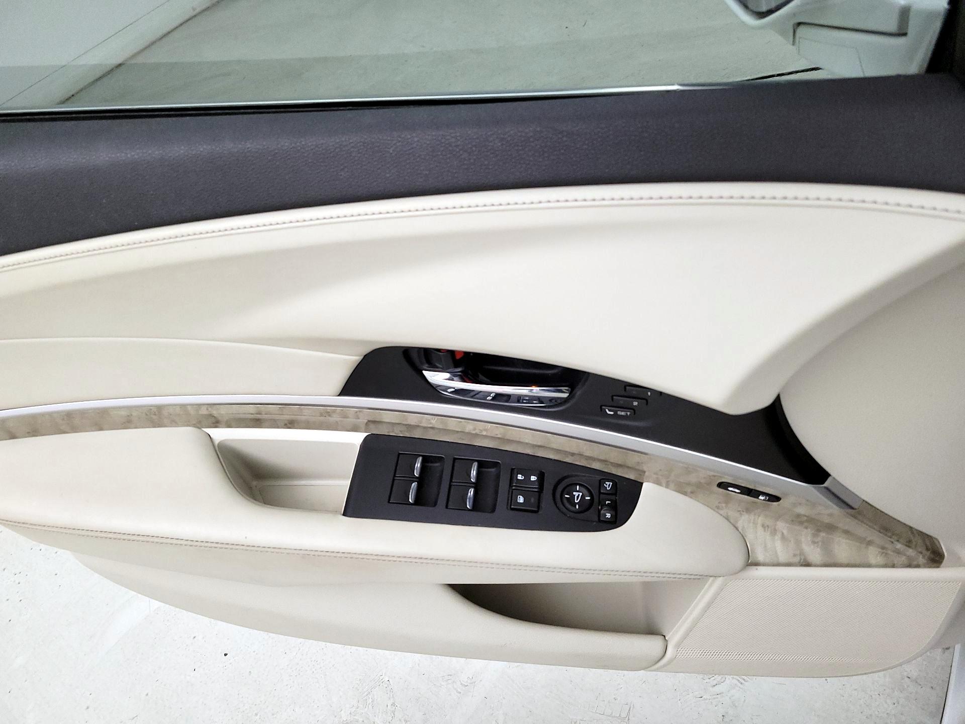 Thumbnail: 2020 Acura RLX - 12