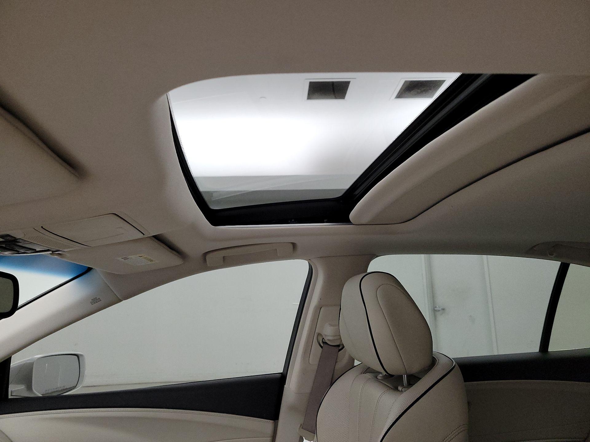 Thumbnail: 2020 Acura RLX - 20