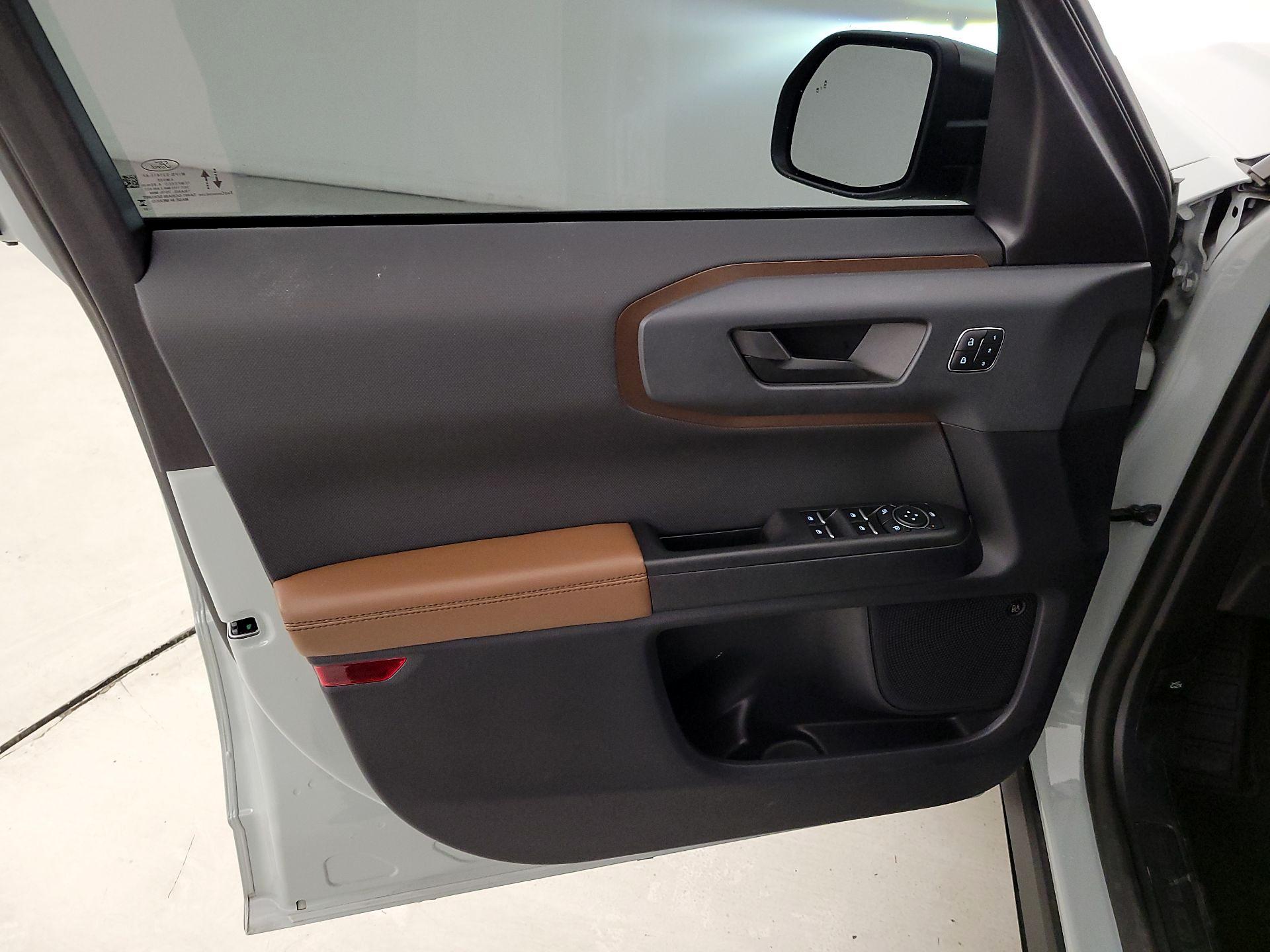 Thumbnail: 2023 Ford Bronco Sport - 12