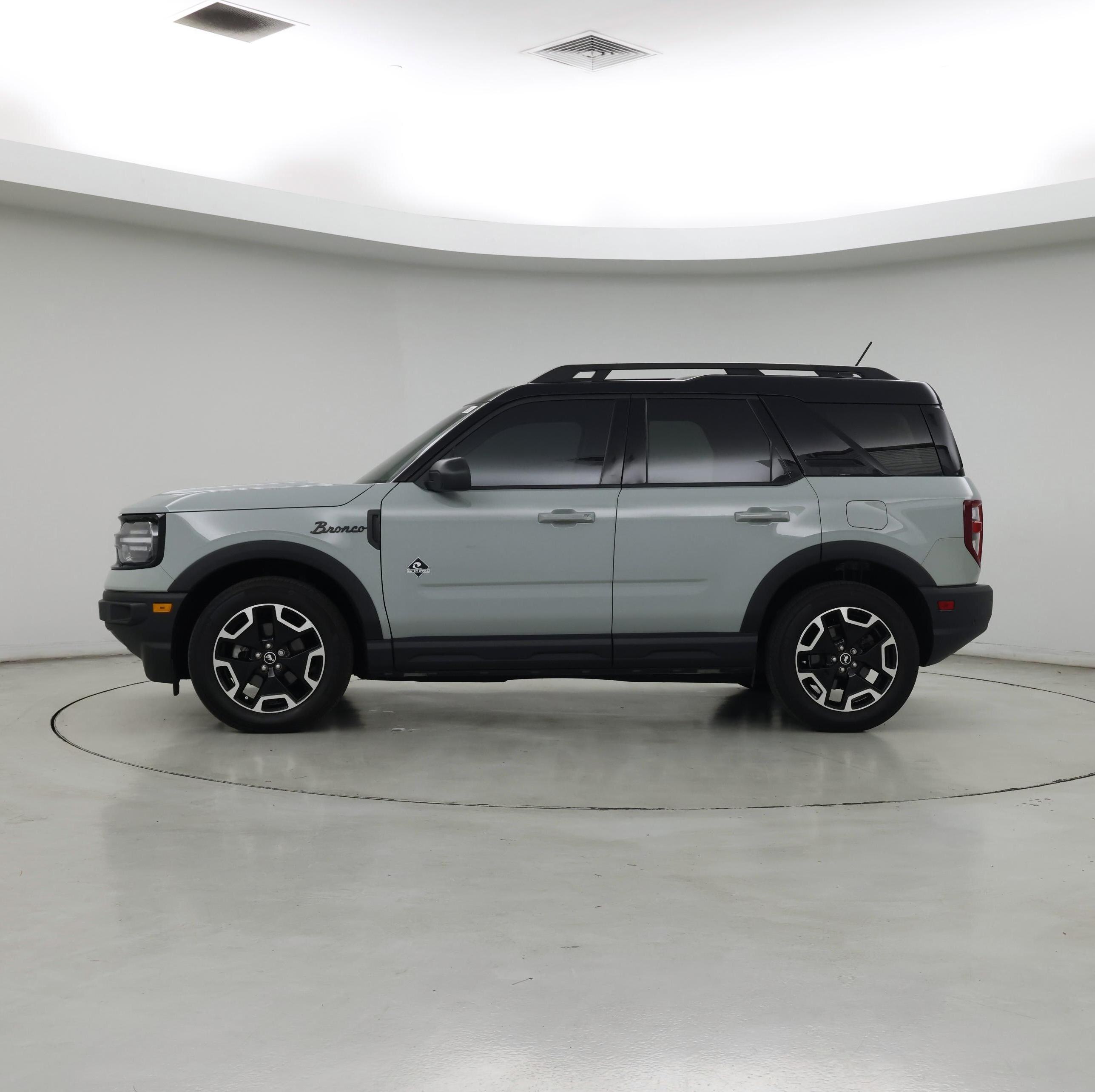 Thumbnail: 2023 Ford Bronco Sport - 3