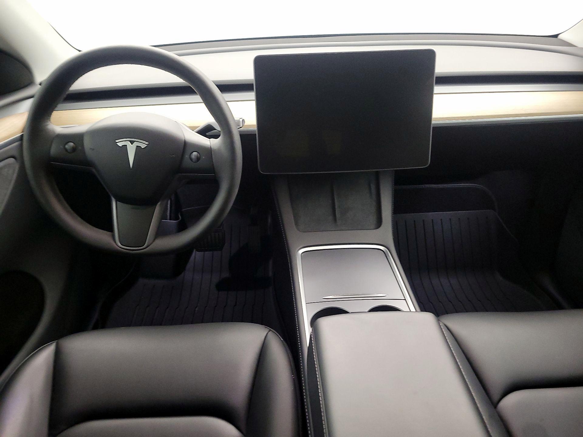 Thumbnail: 2024 Tesla Model Y - 9