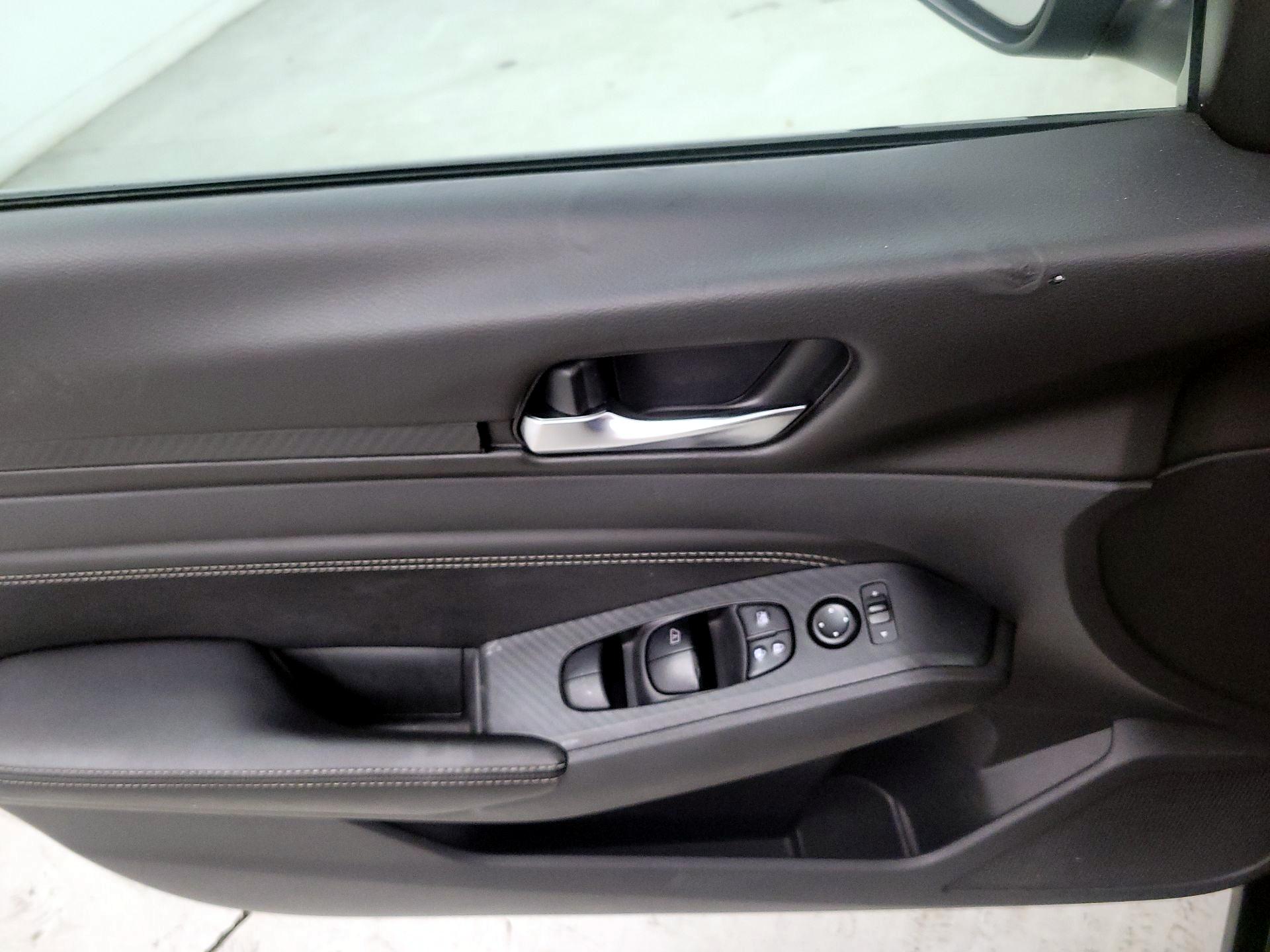 Thumbnail: 2020 Nissan Altima - 12