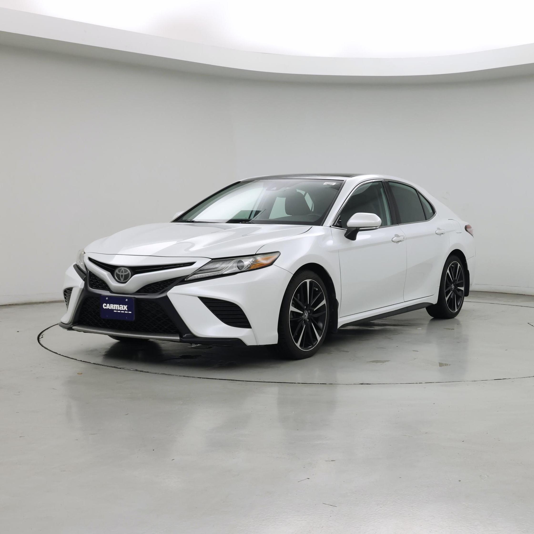 Thumbnail: 2019 Toyota Camry - 4