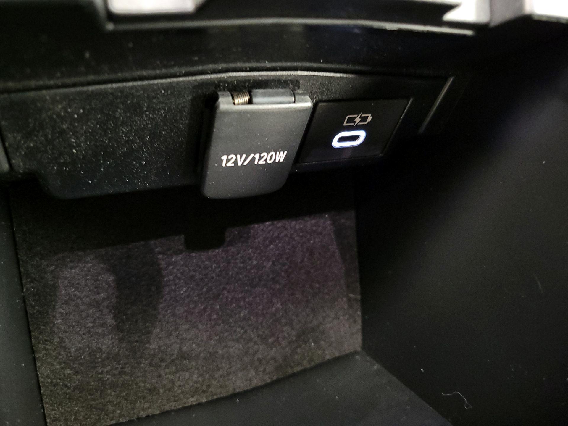 Thumbnail: 2023 Toyota Corolla - 18