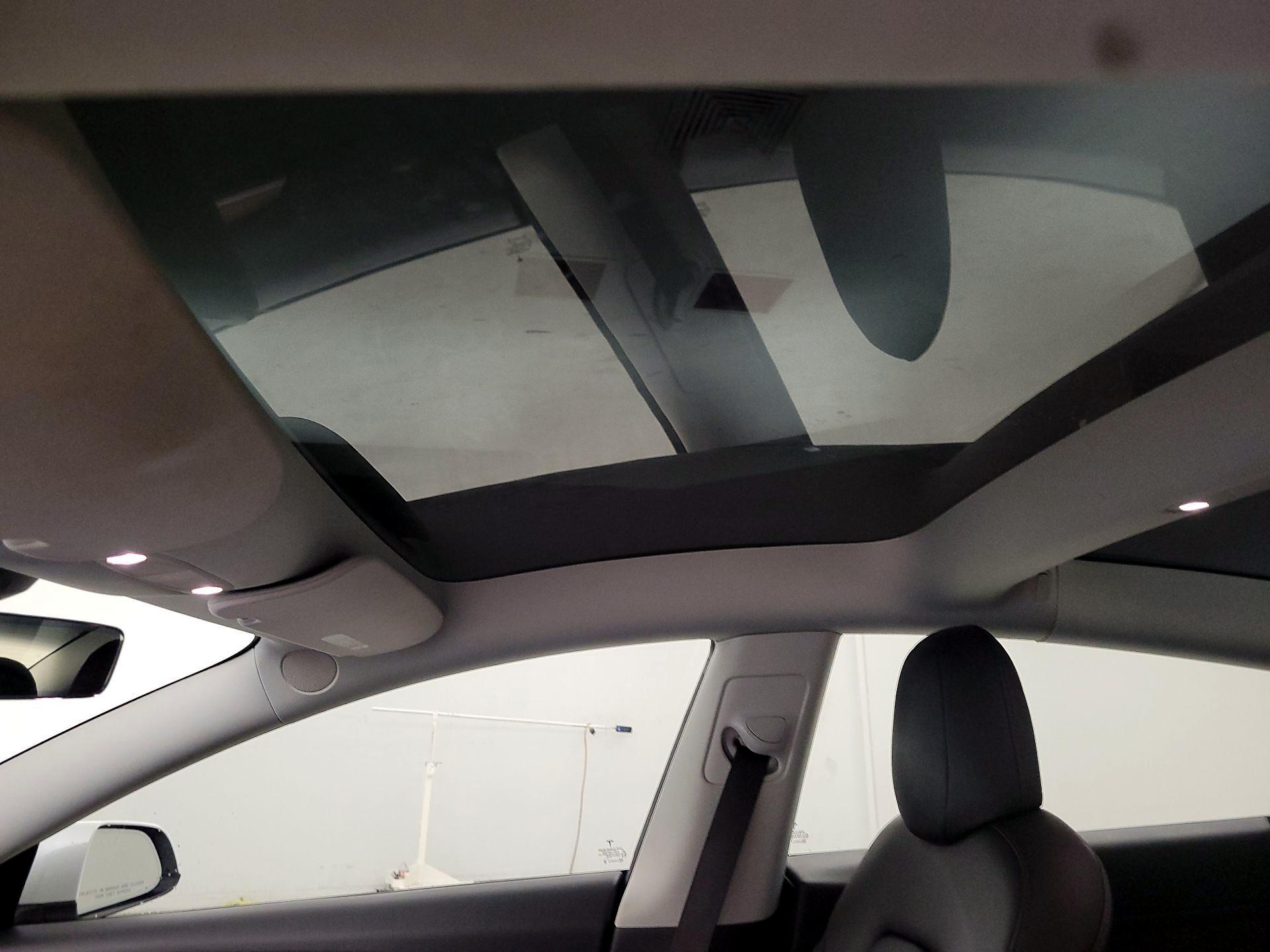 Thumbnail: 2022 Tesla Model 3 - 19