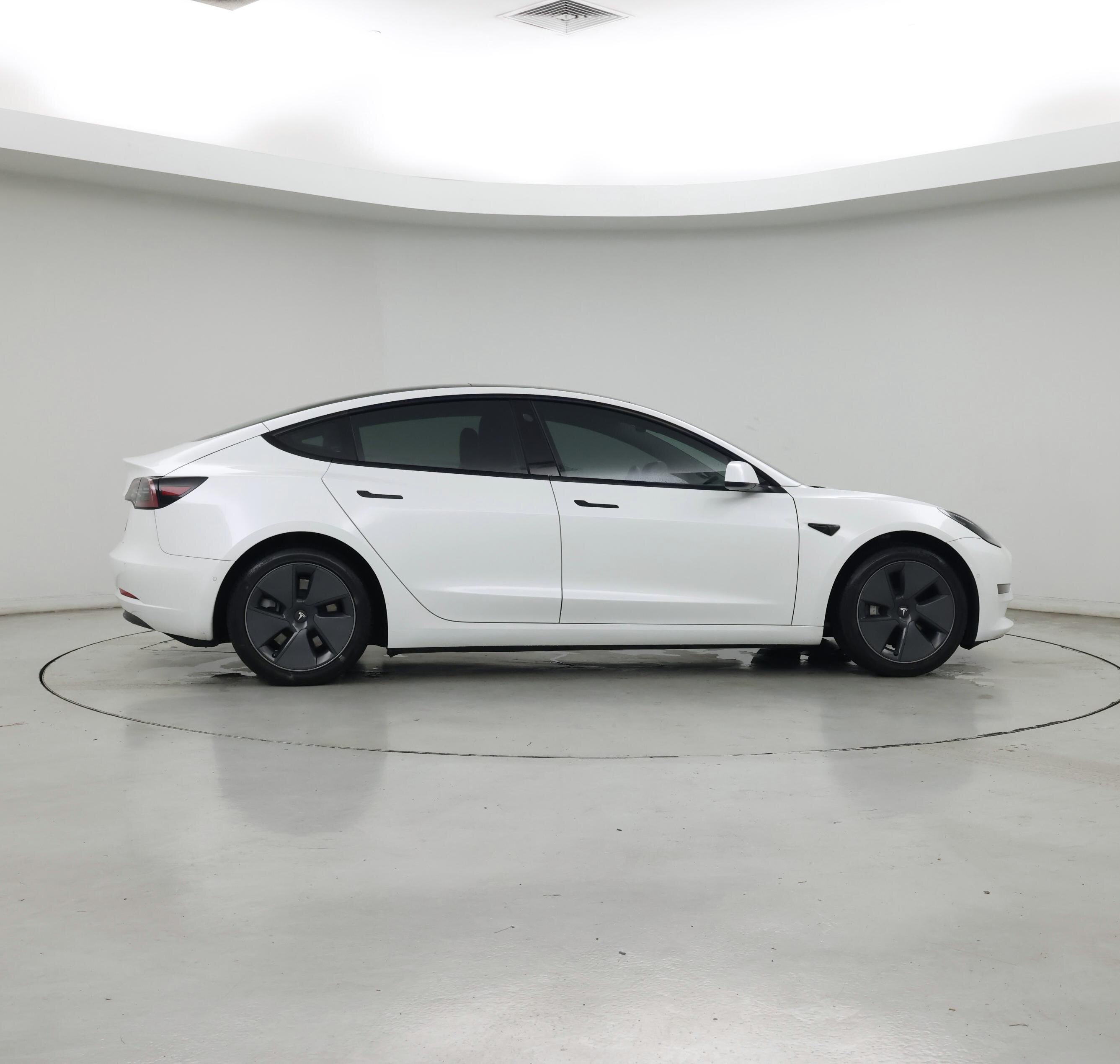 Thumbnail: 2022 Tesla Model 3 - 7