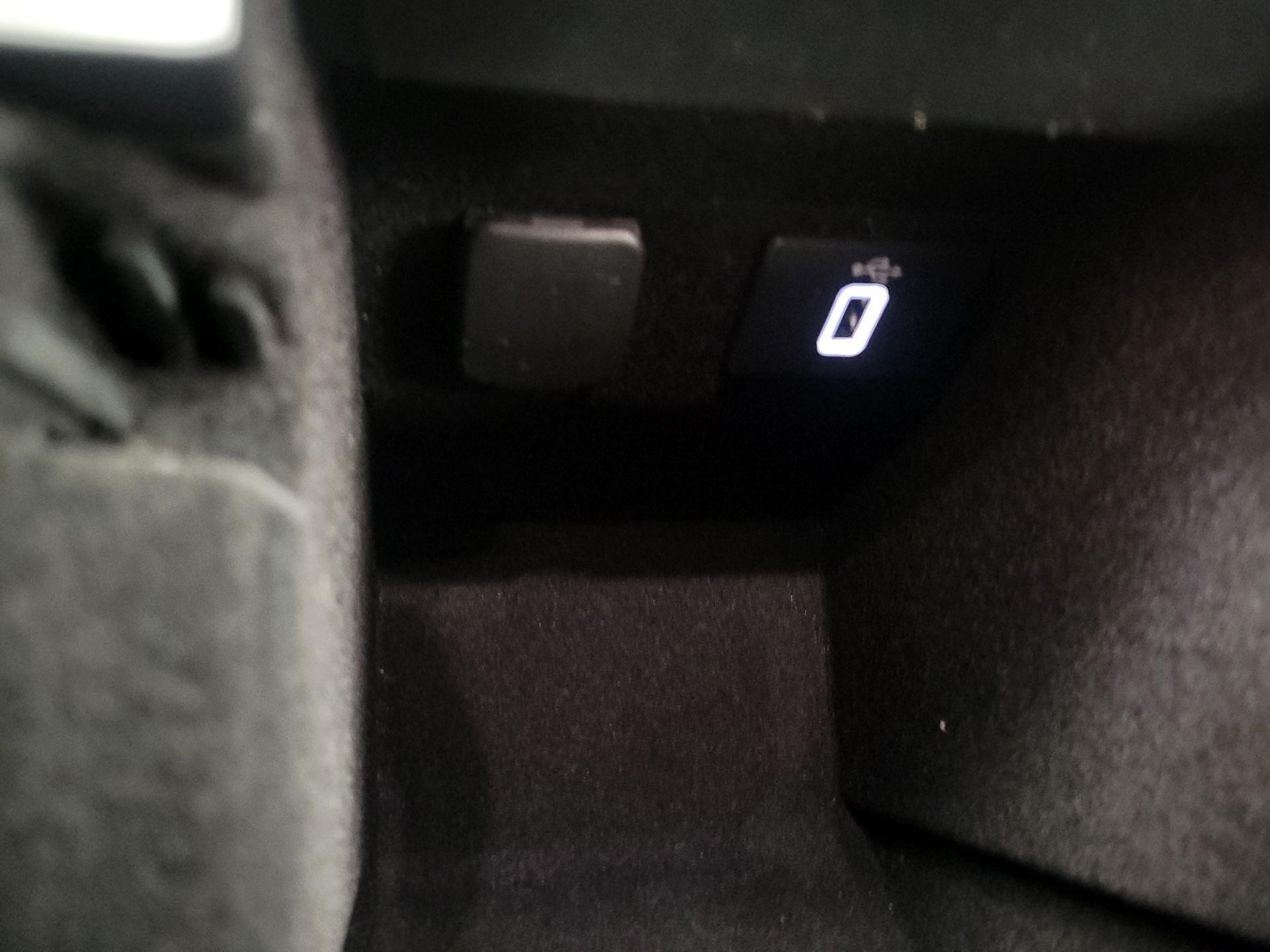 Thumbnail: 2019 Lincoln MKZ - 19