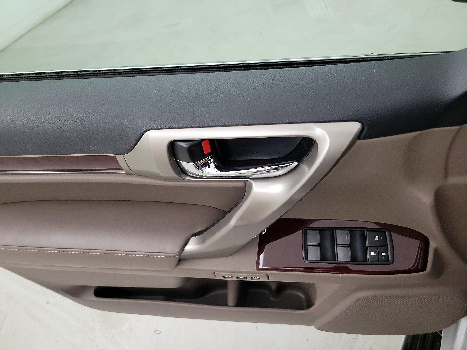 Thumbnail: 2019 Lexus GX - 12