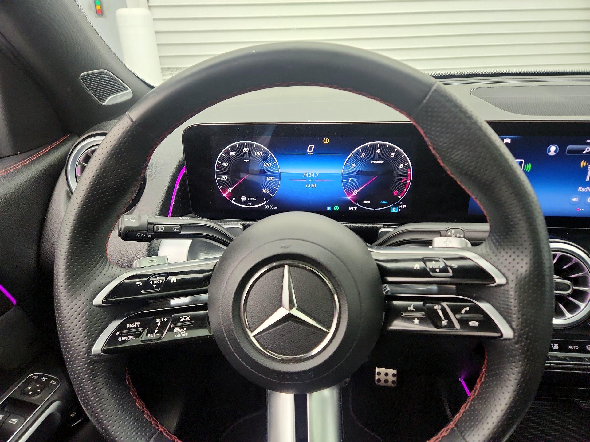 Thumbnail: 2024 Mercedes-Benz GLB - 10