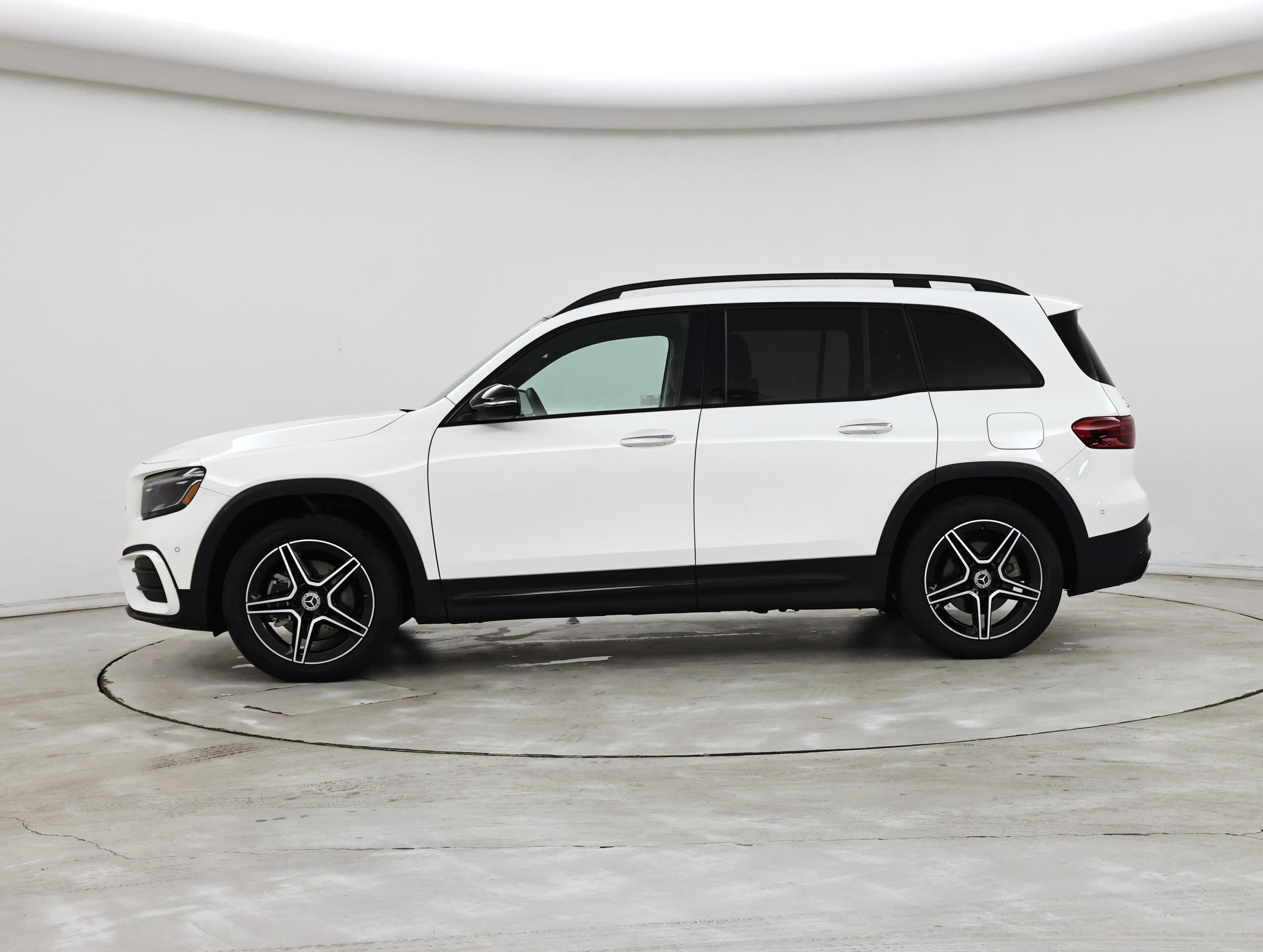Thumbnail: 2024 Mercedes-Benz GLB - 3