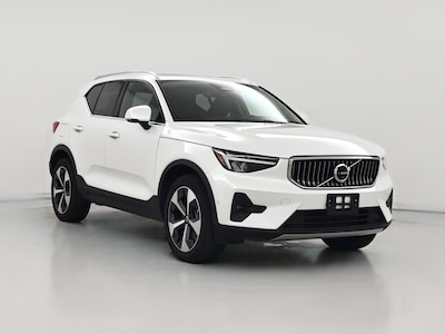 2025 Volvo XC40 B5 Plus Bright Theme