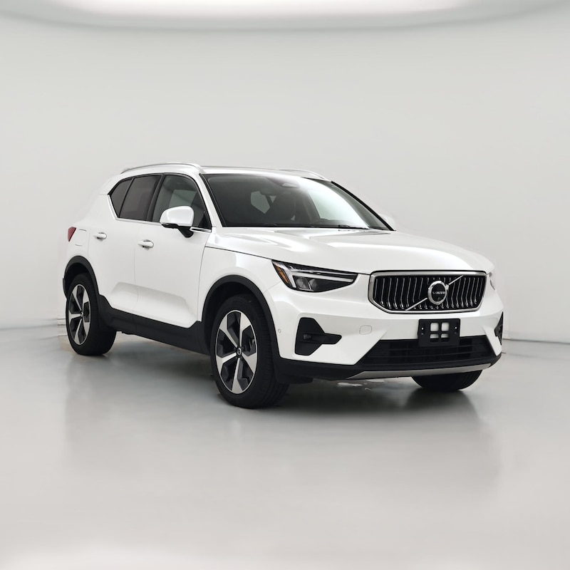 2025 Volvo XC40 B5 Plus Bright Theme