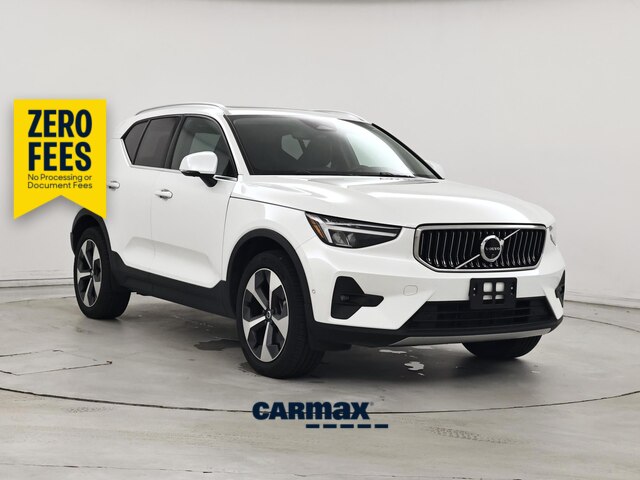 White 2025 Volvo XC40 B5 Plus Bright Theme AWD SUV / Crossover All-Wheel Drive Automatic