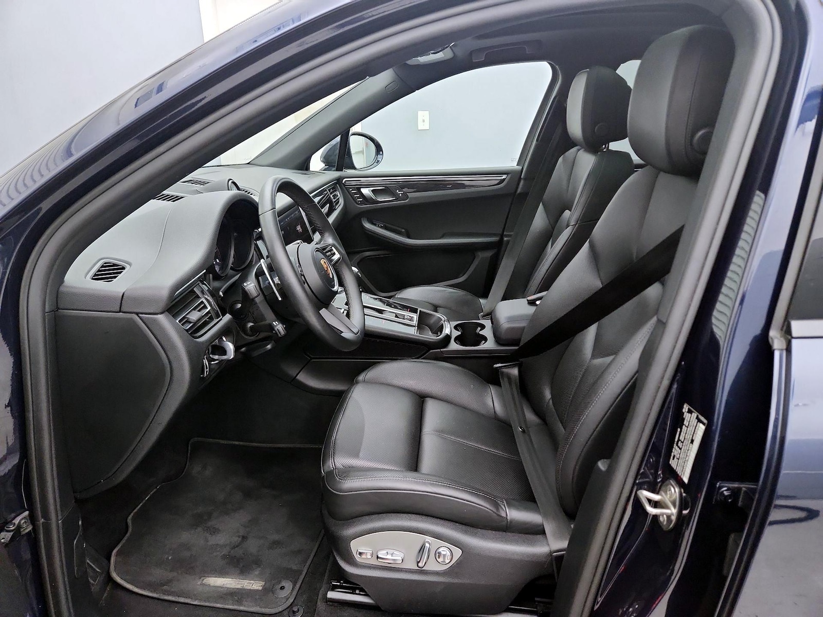 2022 Porsche Macan Base - Photo 12
