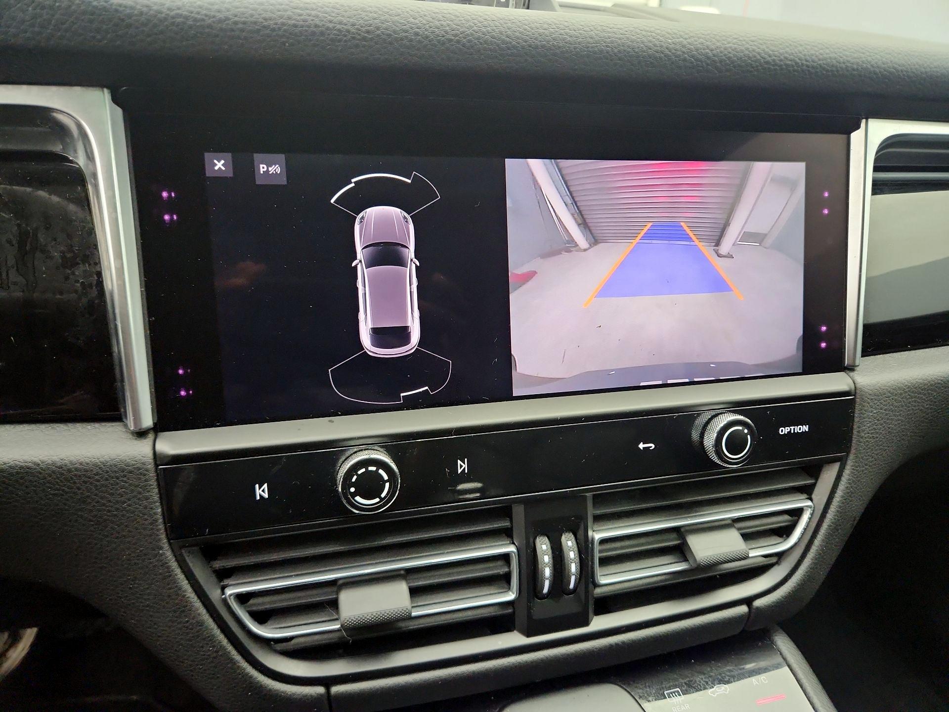 Thumbnail: 2022 Porsche Macan - 15