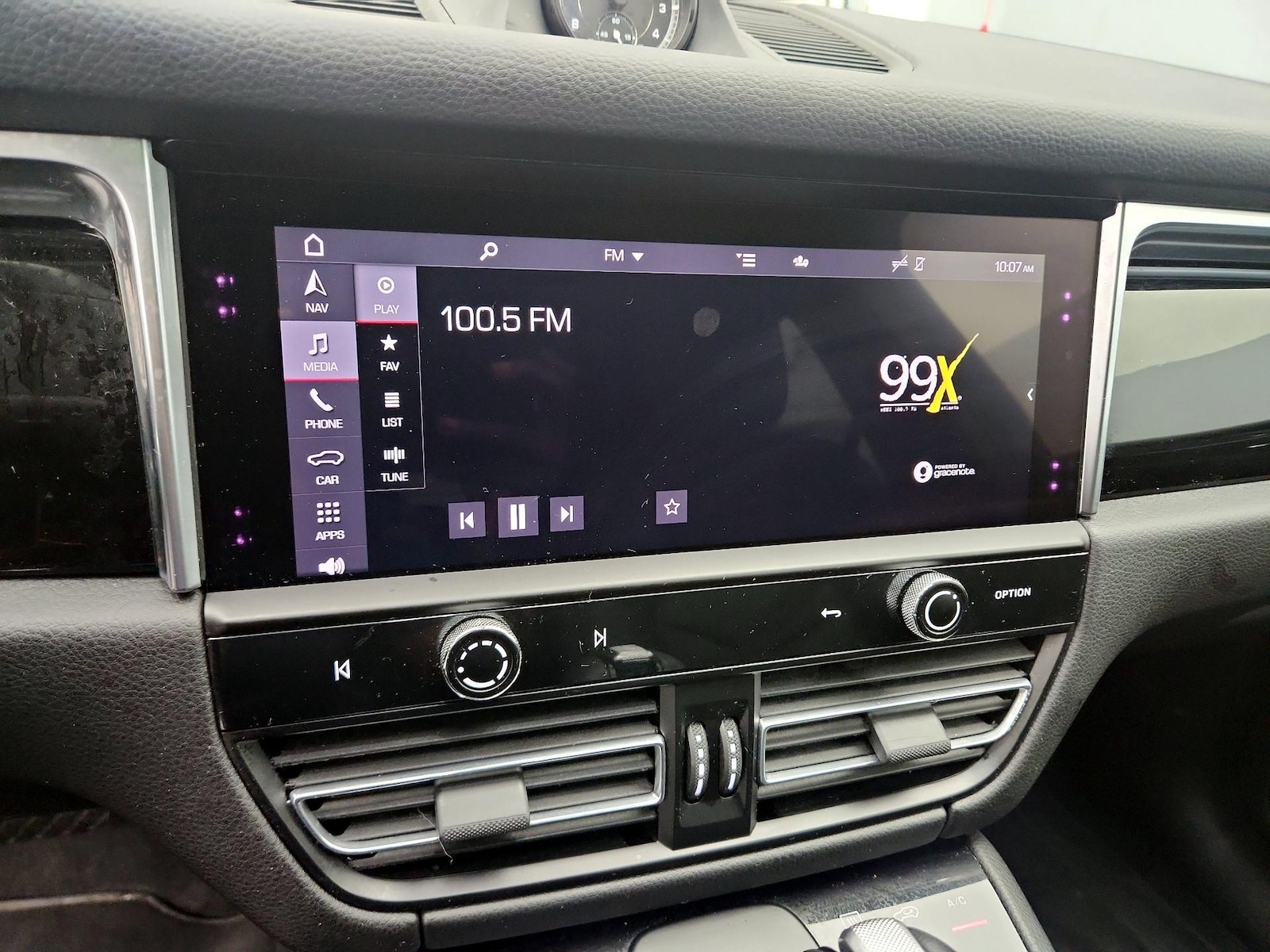 2022 Porsche Macan Base - Photo 17