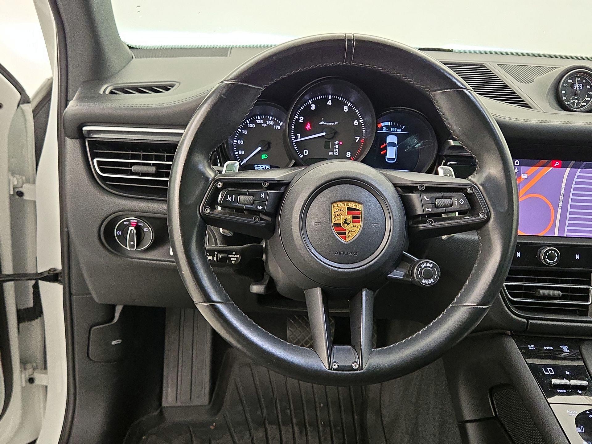 Thumbnail: 2023 Porsche Macan - 10