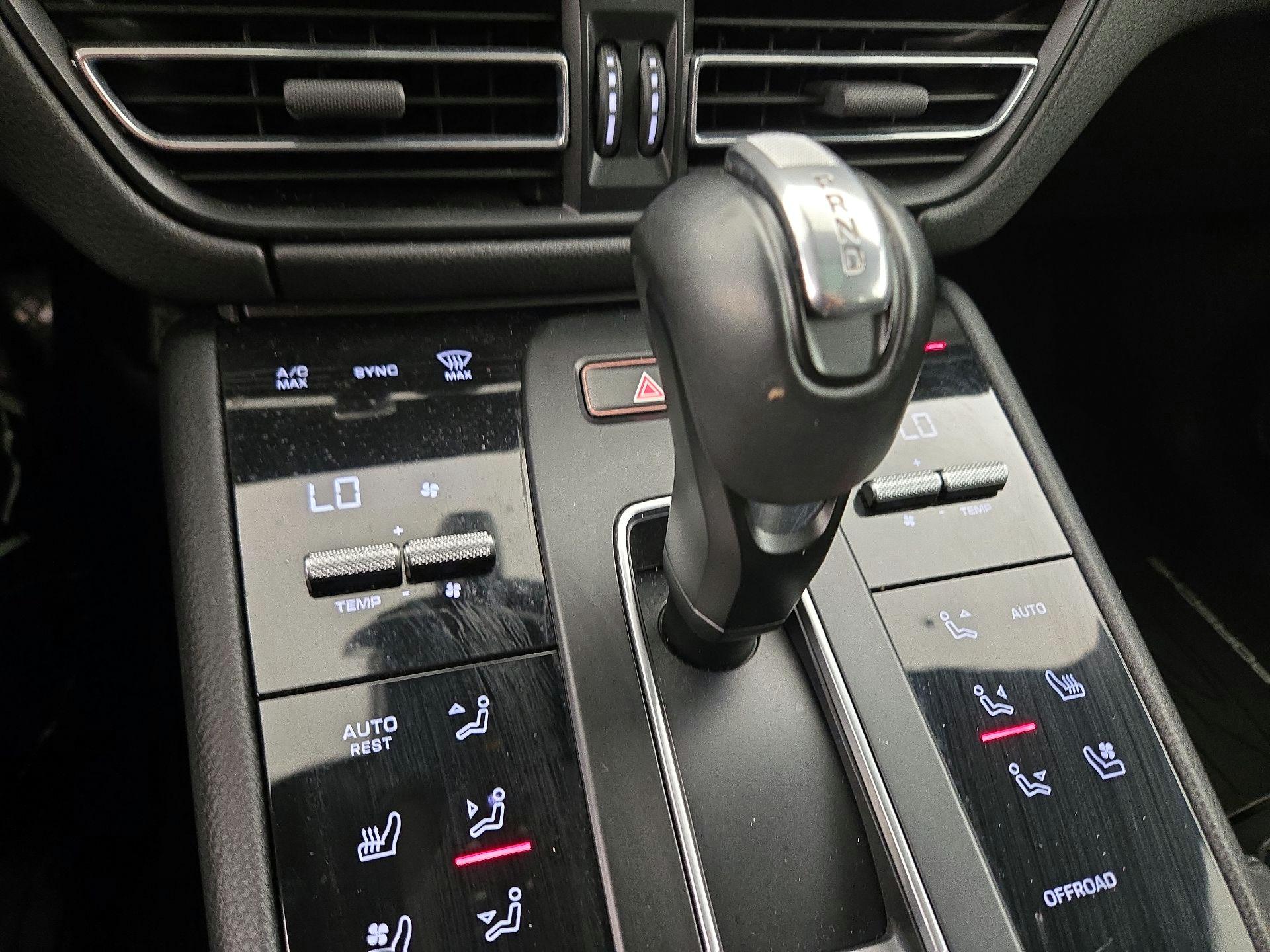 Thumbnail: 2023 Porsche Macan - 17