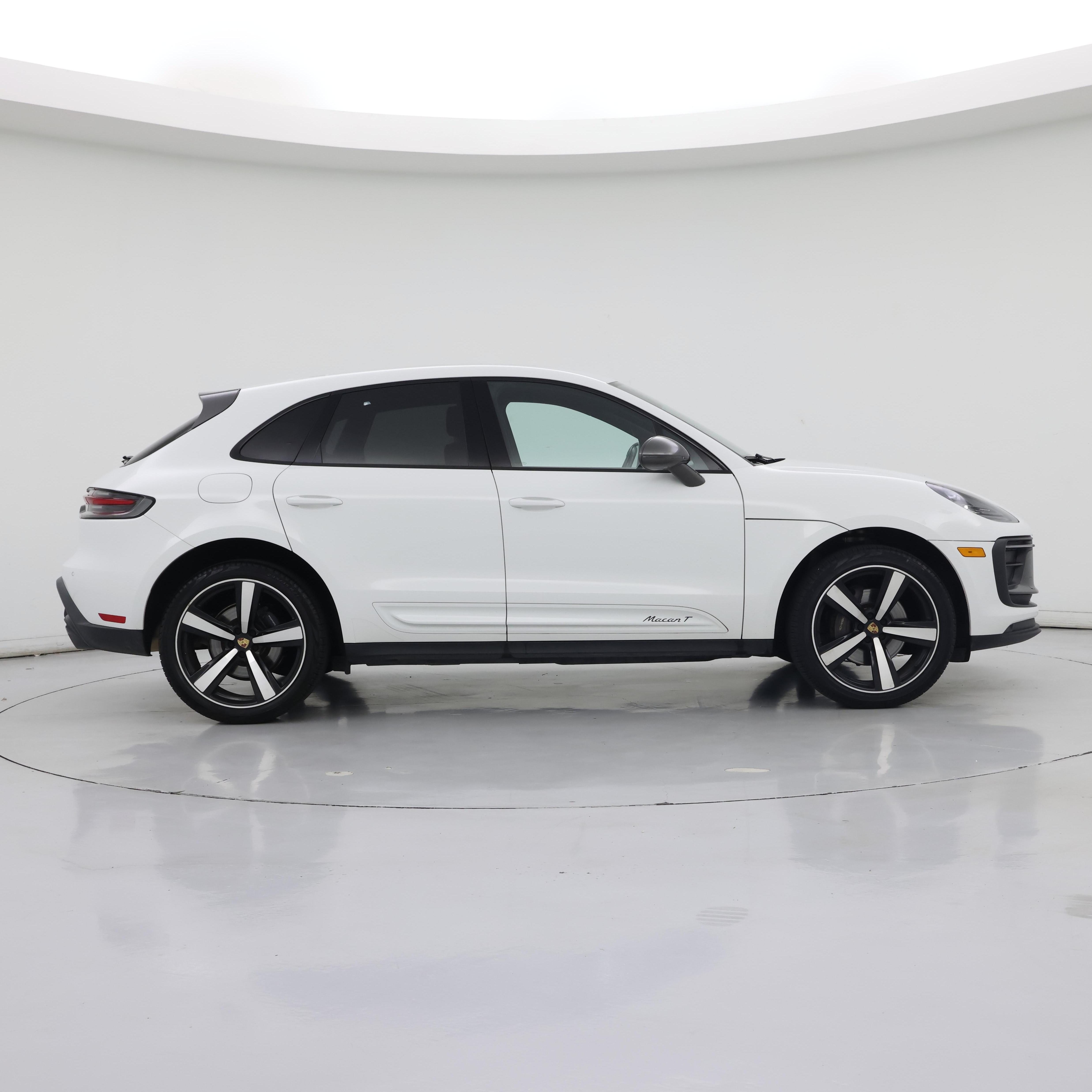 Thumbnail: 2023 Porsche Macan - 7