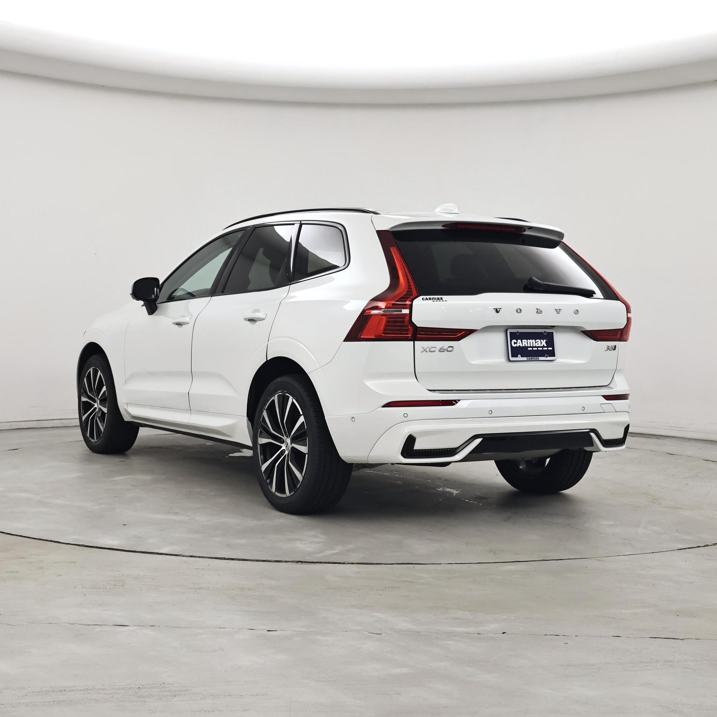 Thumbnail: 2023 Volvo XC60 - 2