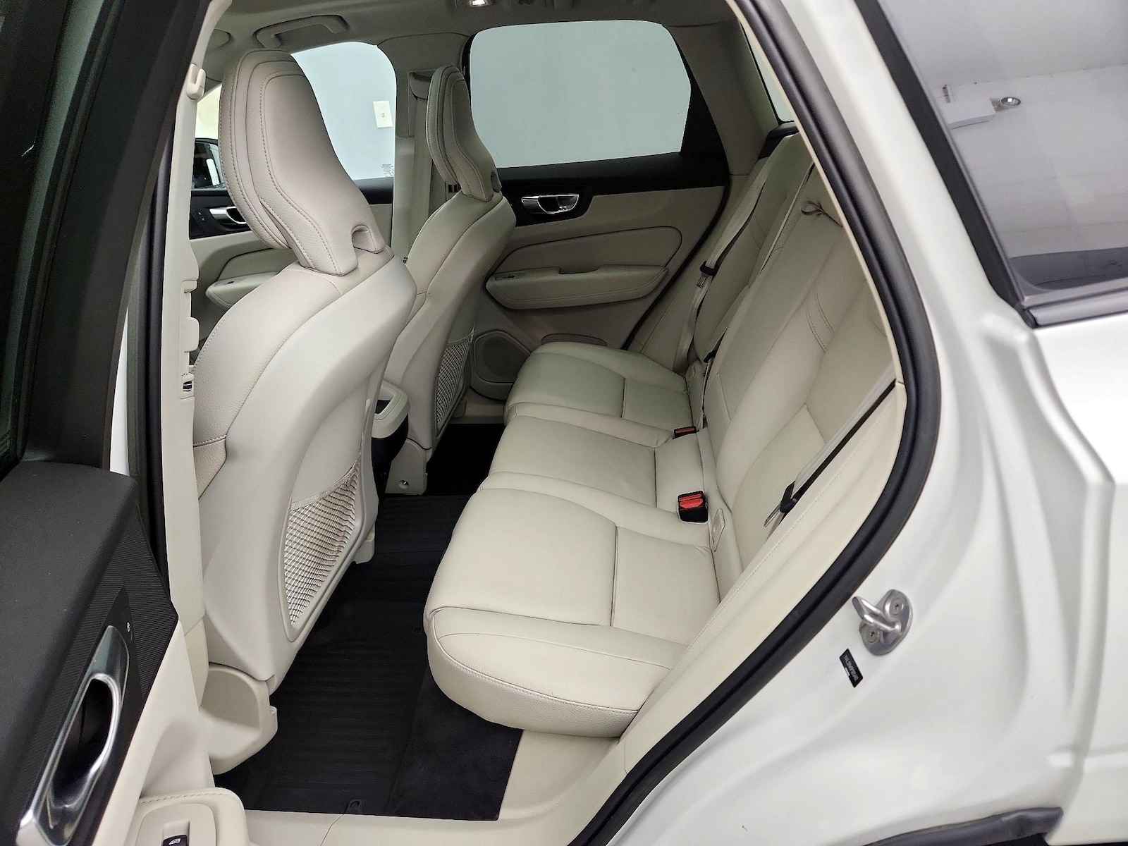 2023 Volvo XC60 Plus - Photo 22