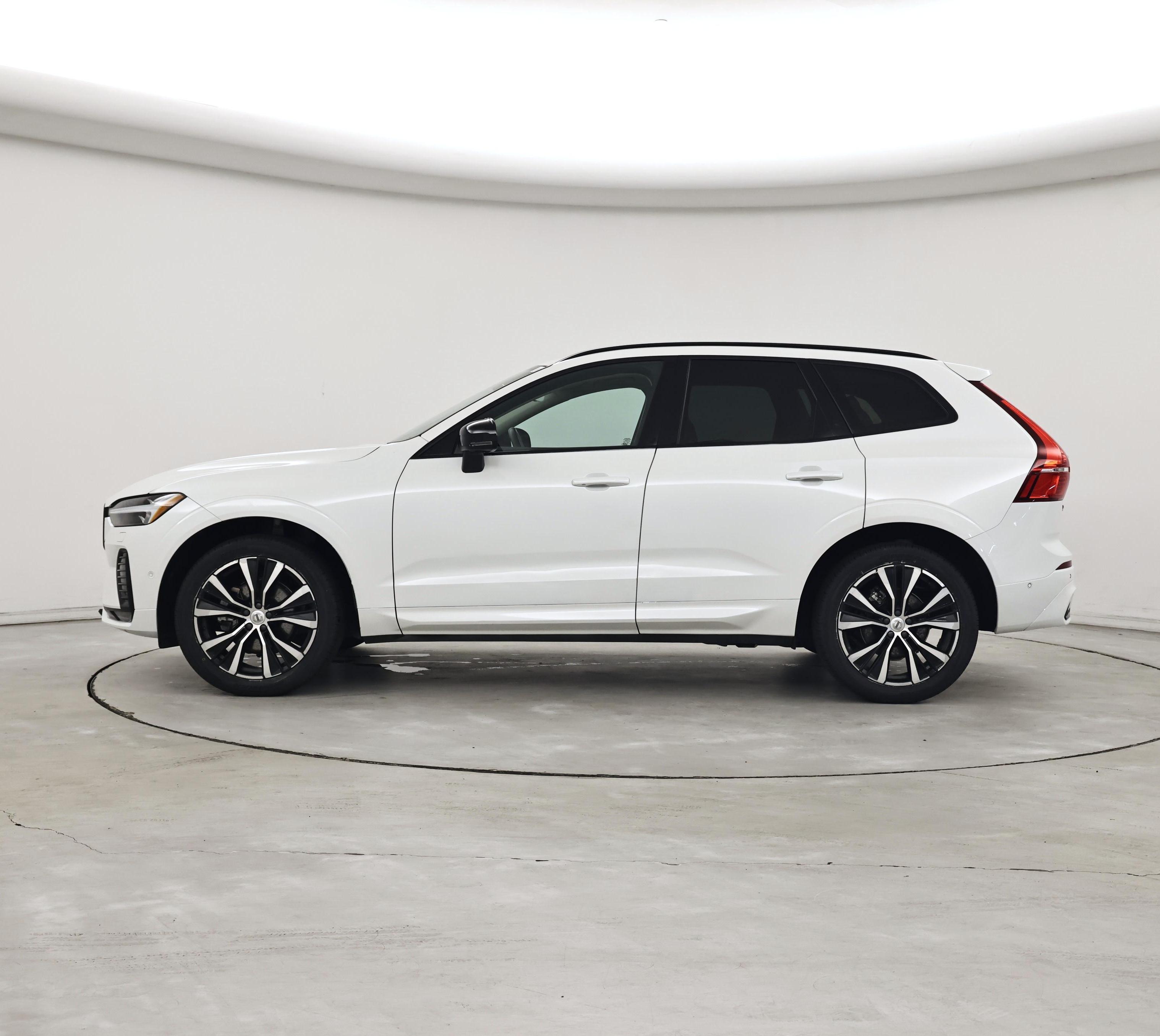 Thumbnail: 2023 Volvo XC60 - 3