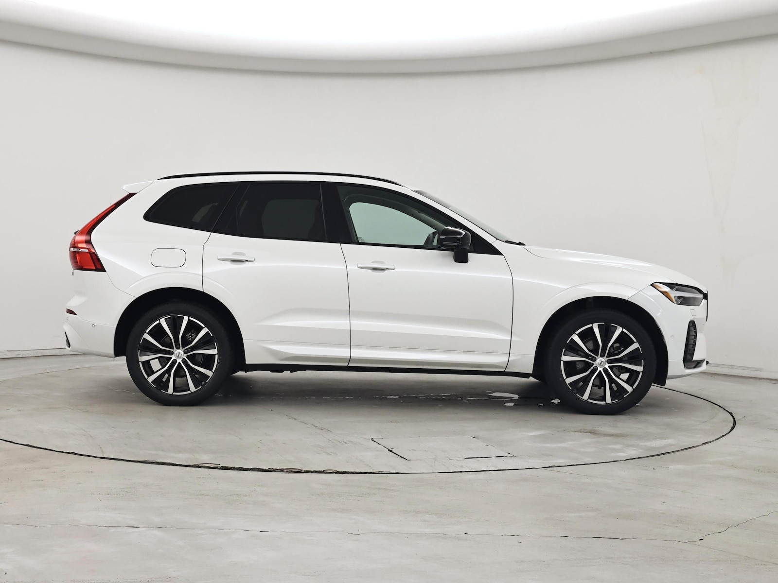 2023 Volvo XC60 Plus - Photo 8