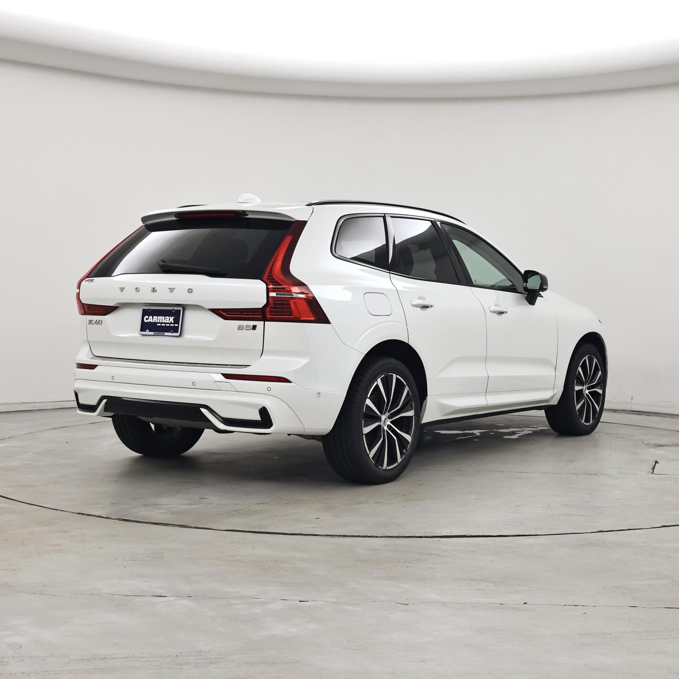 Thumbnail: 2023 Volvo XC60 - 8