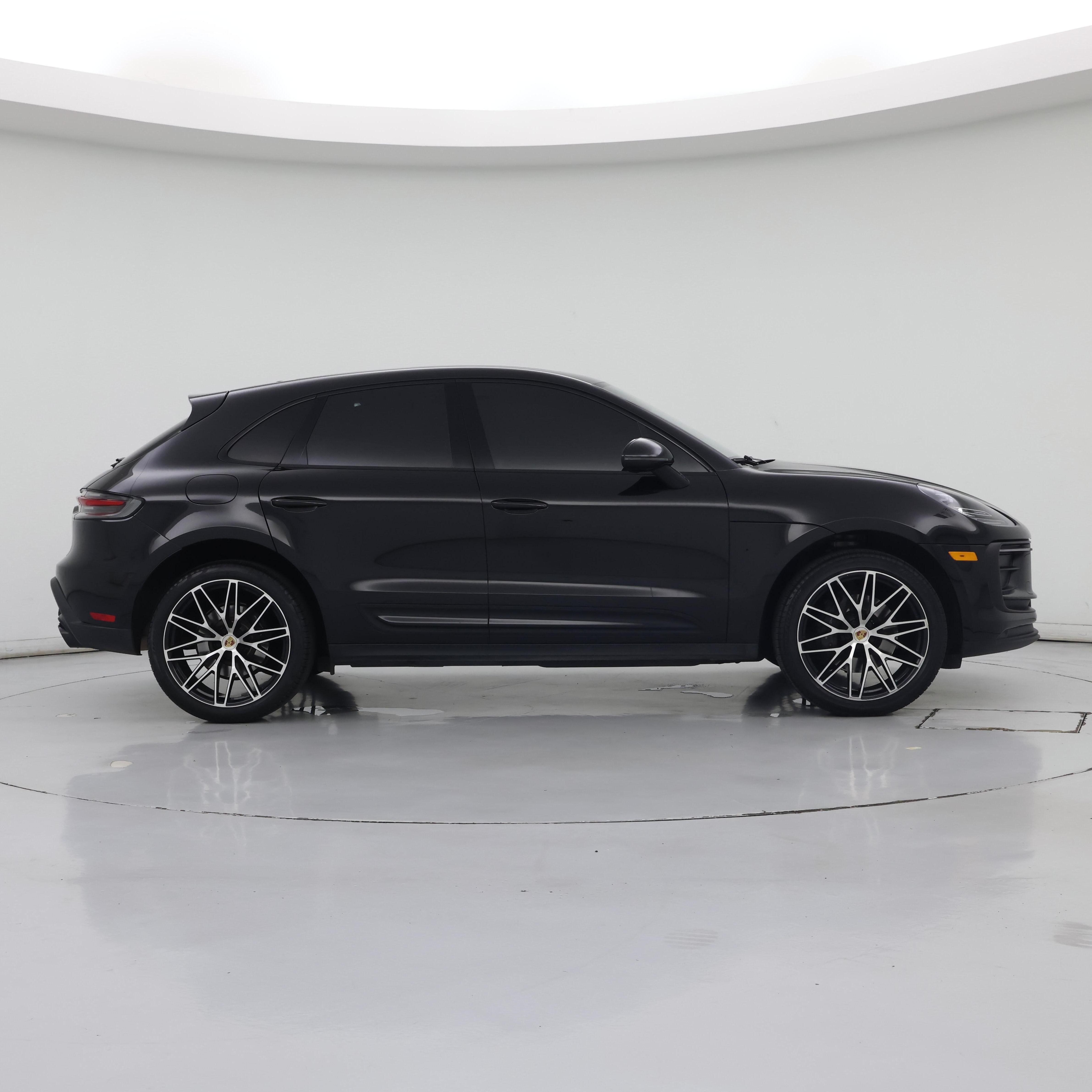 Thumbnail: 2023 Porsche Macan - 7