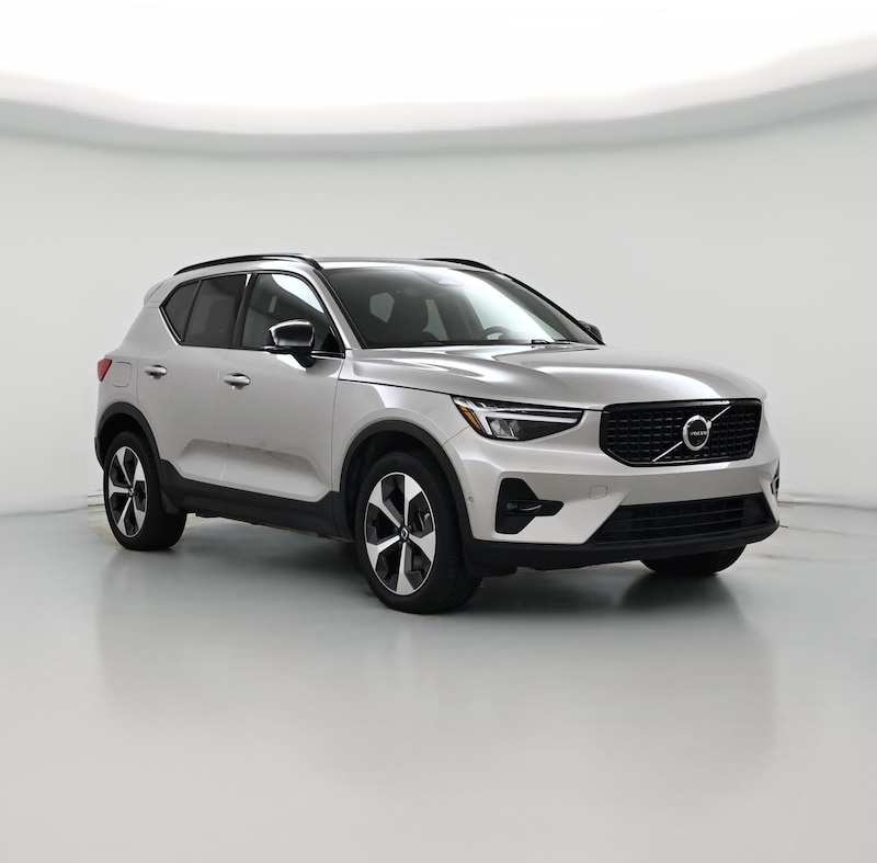 2025 Volvo XC40 B5 Plus Dark Theme