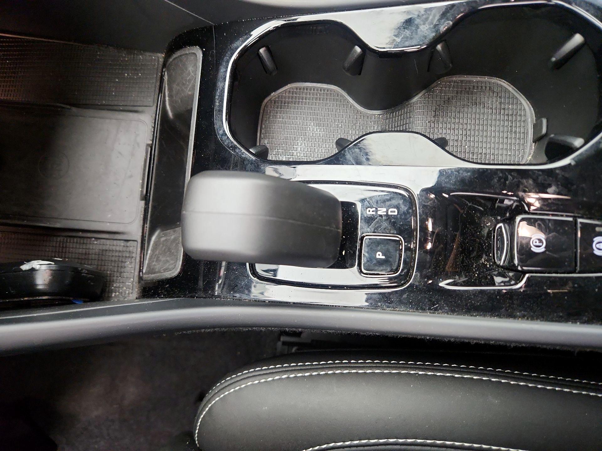 Thumbnail: 2025 Volvo XC40 - 18