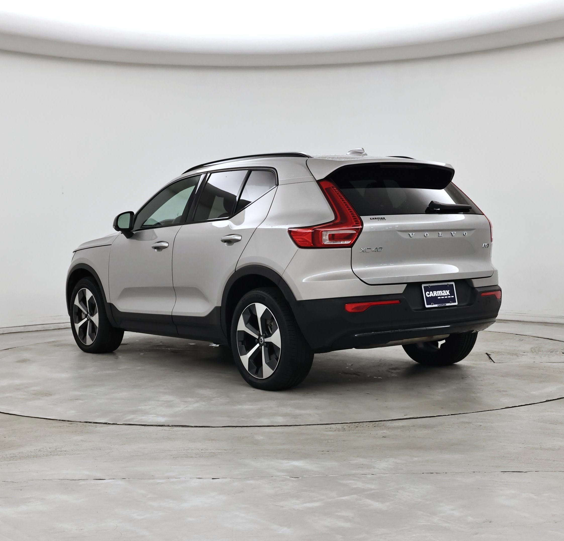 Thumbnail: 2025 Volvo XC40 - 2