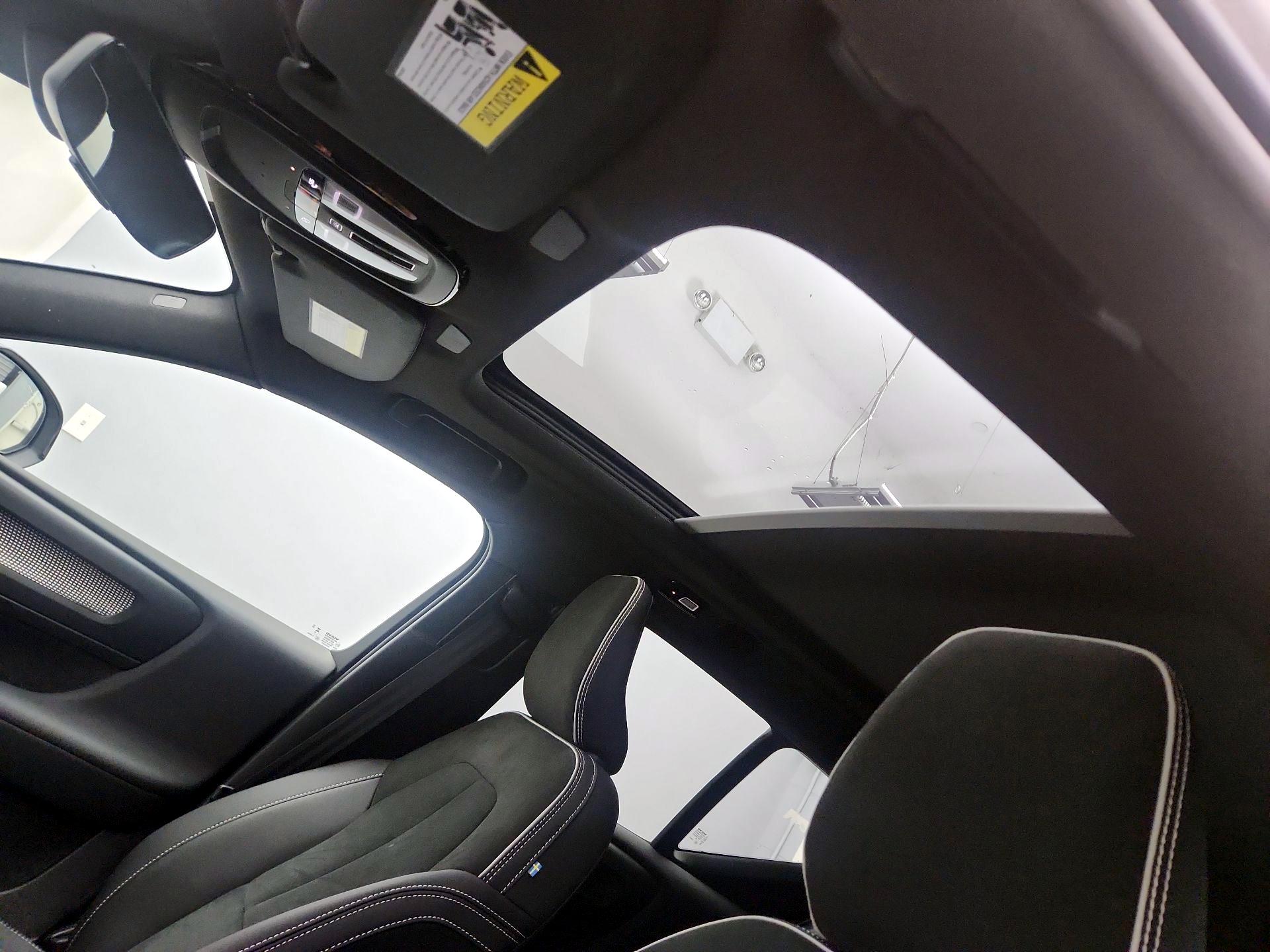 Thumbnail: 2025 Volvo XC40 - 20