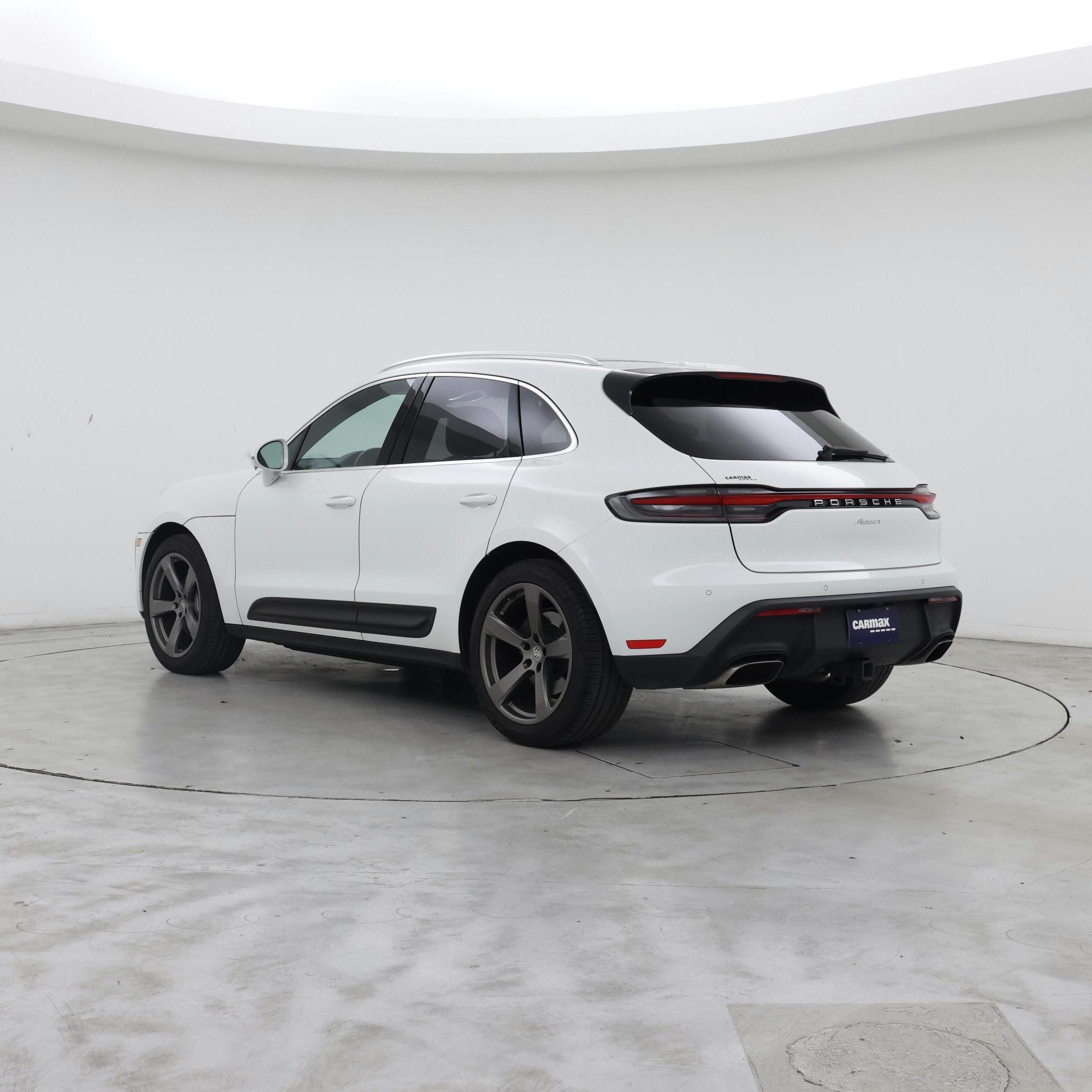 Thumbnail: 2023 Porsche Macan - 2