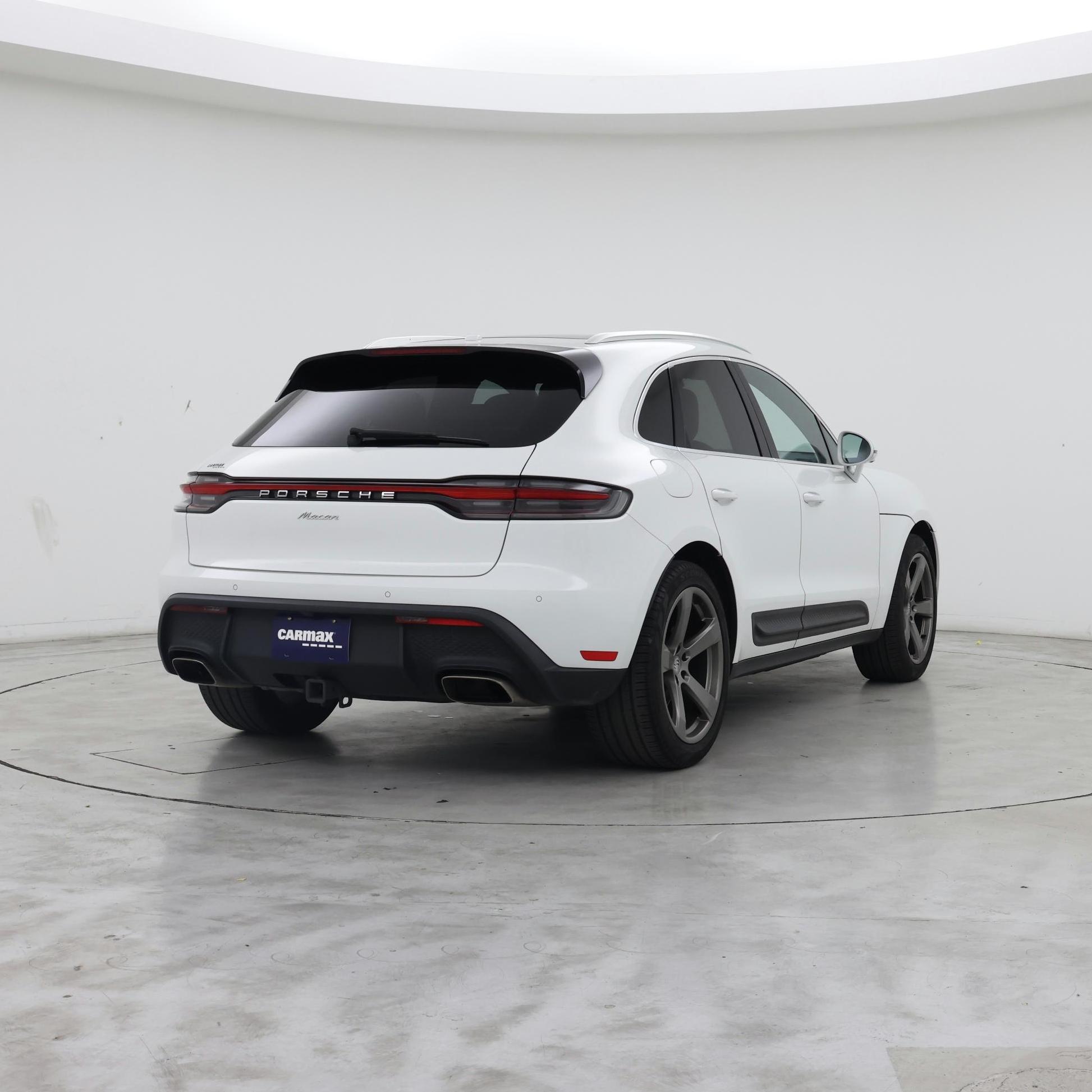Thumbnail: 2023 Porsche Macan - 8