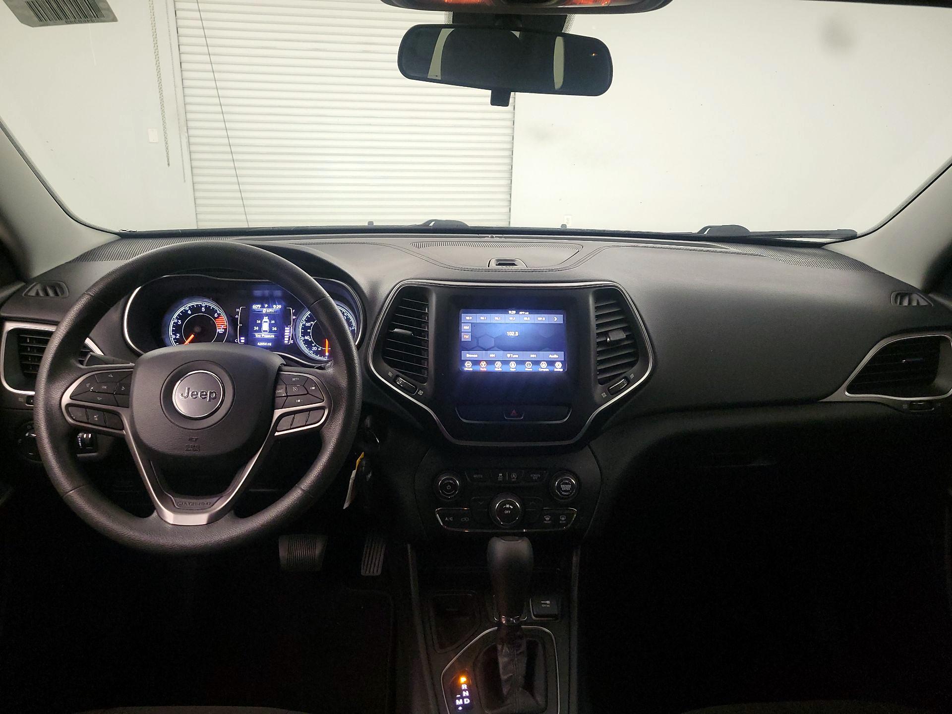 Thumbnail: 2020 Jeep Cherokee - 9