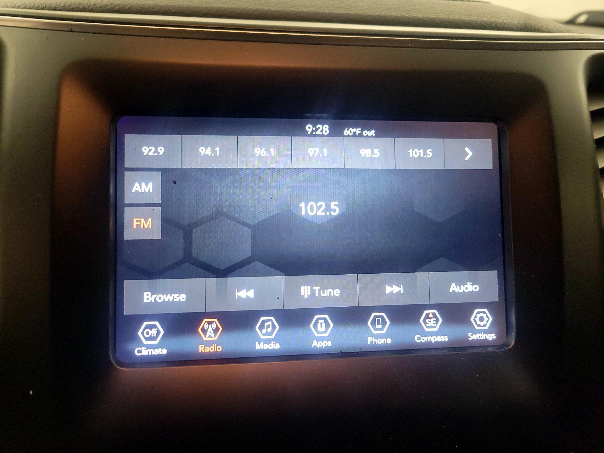 Thumbnail: 2020 Jeep Cherokee - 15