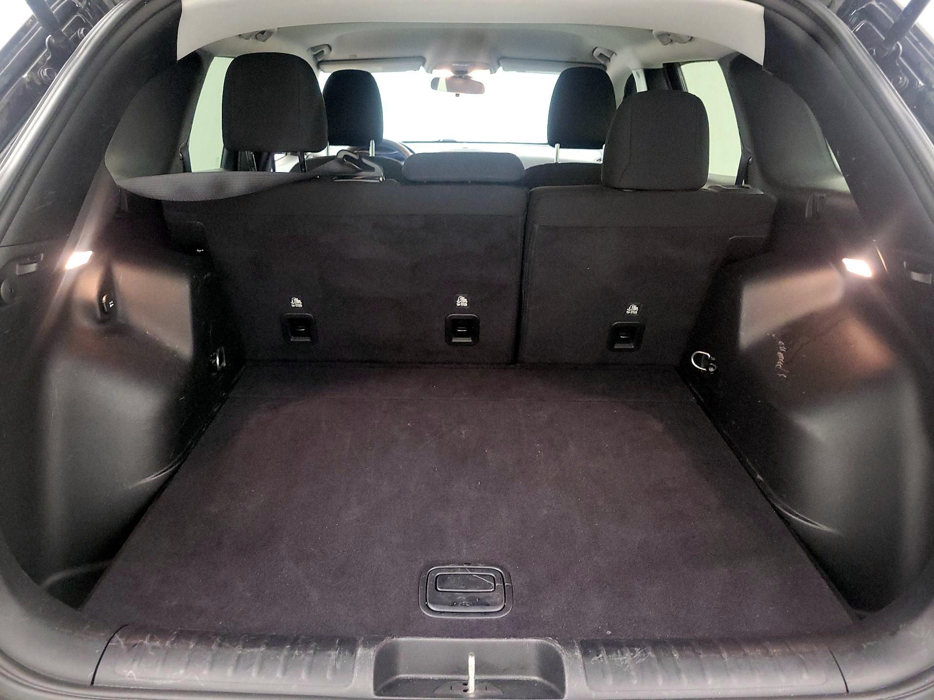 Thumbnail: 2020 Jeep Cherokee - 20