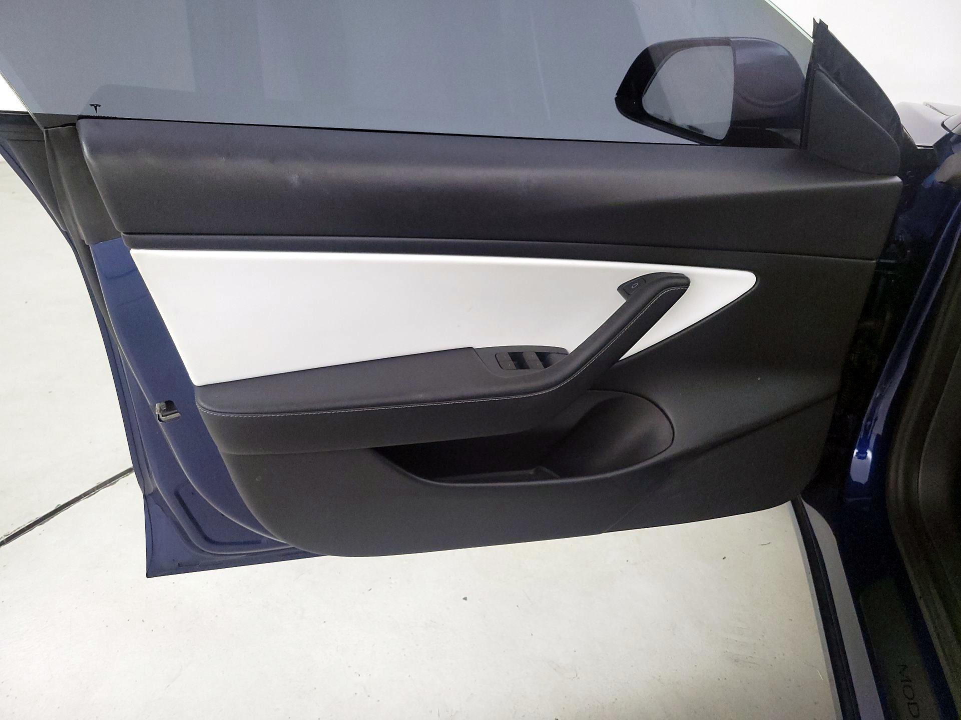 Thumbnail: 2021 Tesla Model 3 - 12
