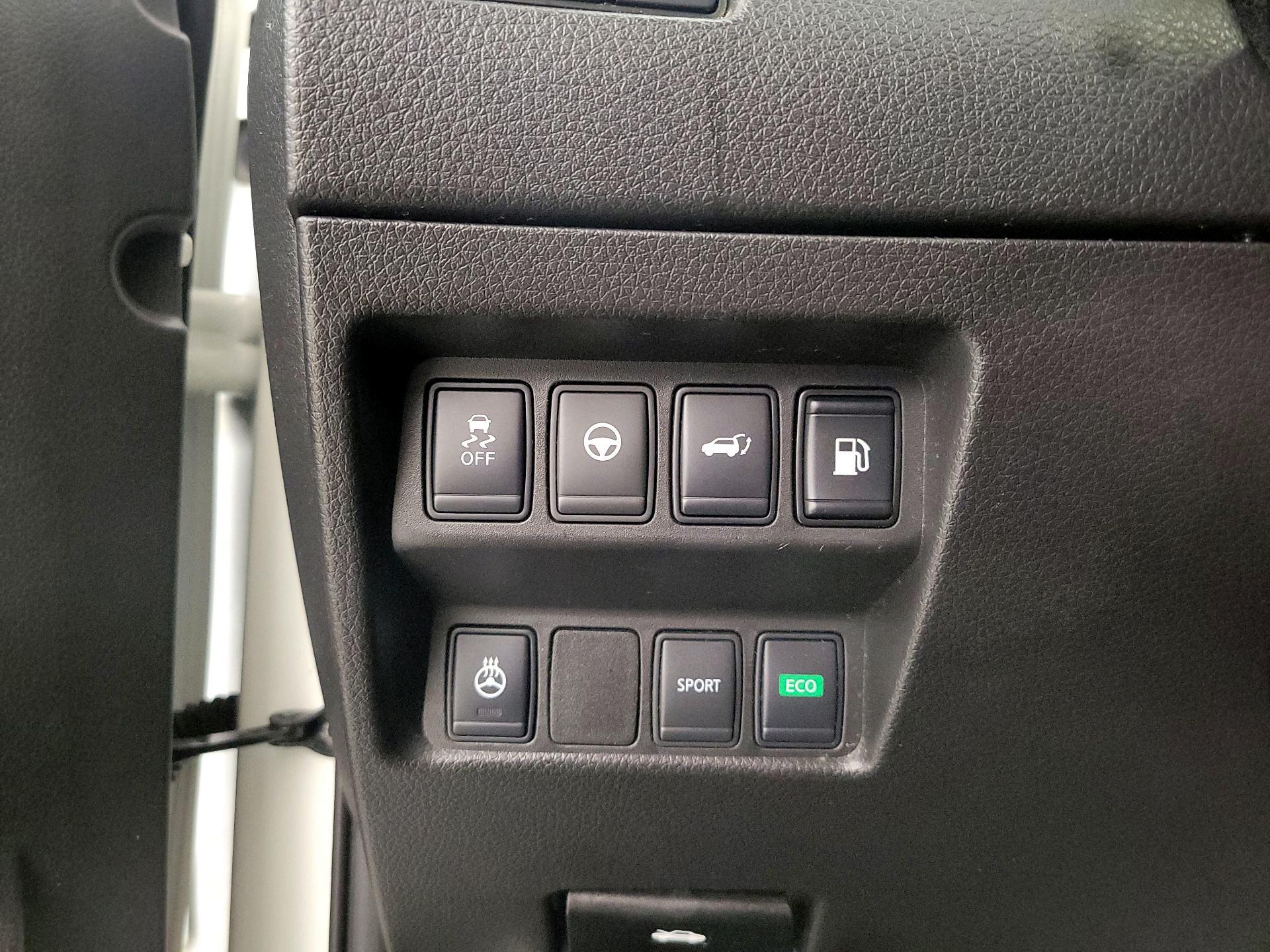 Thumbnail: 2018 Nissan Rogue - 13