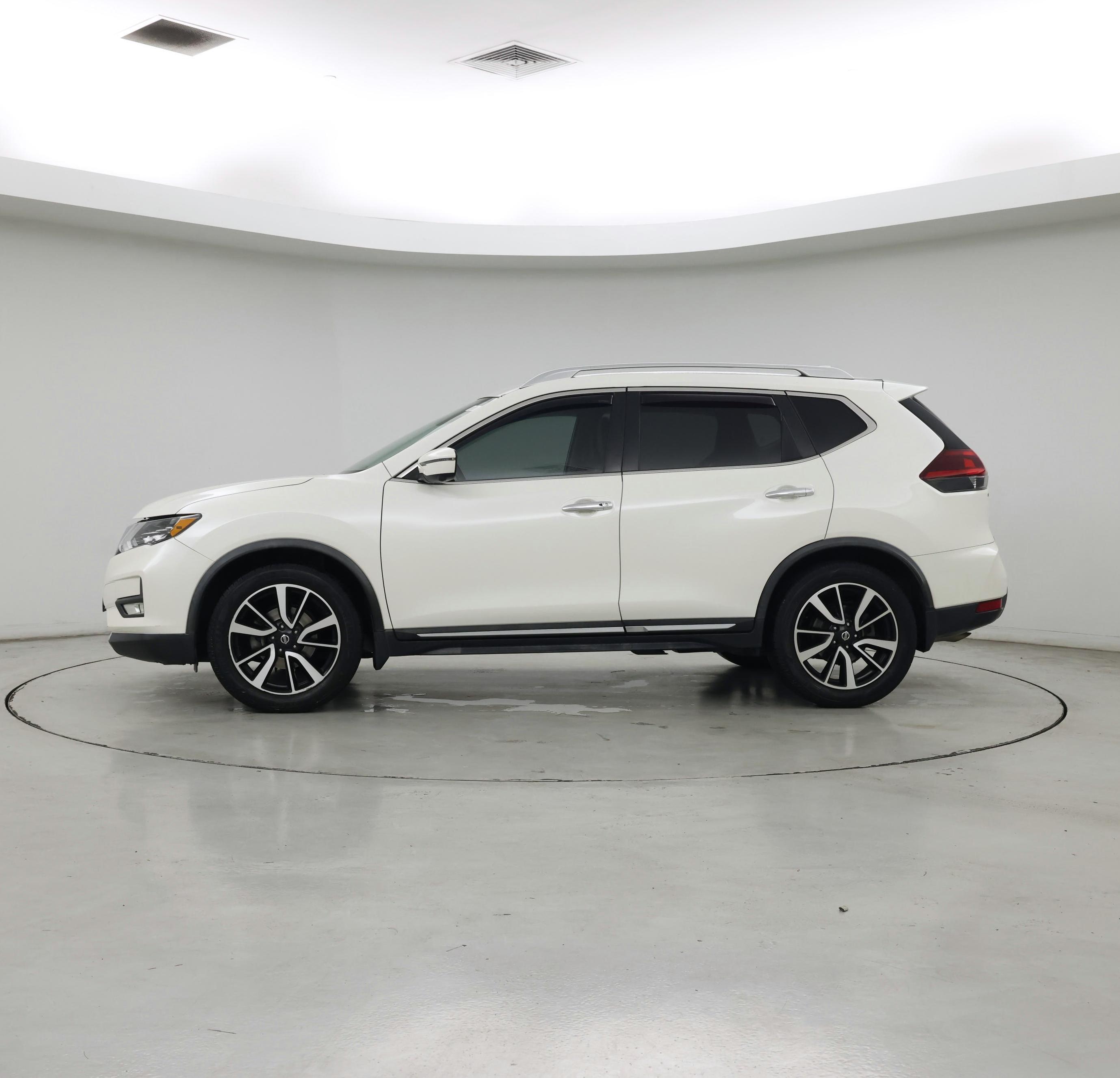 Thumbnail: 2018 Nissan Rogue - 3