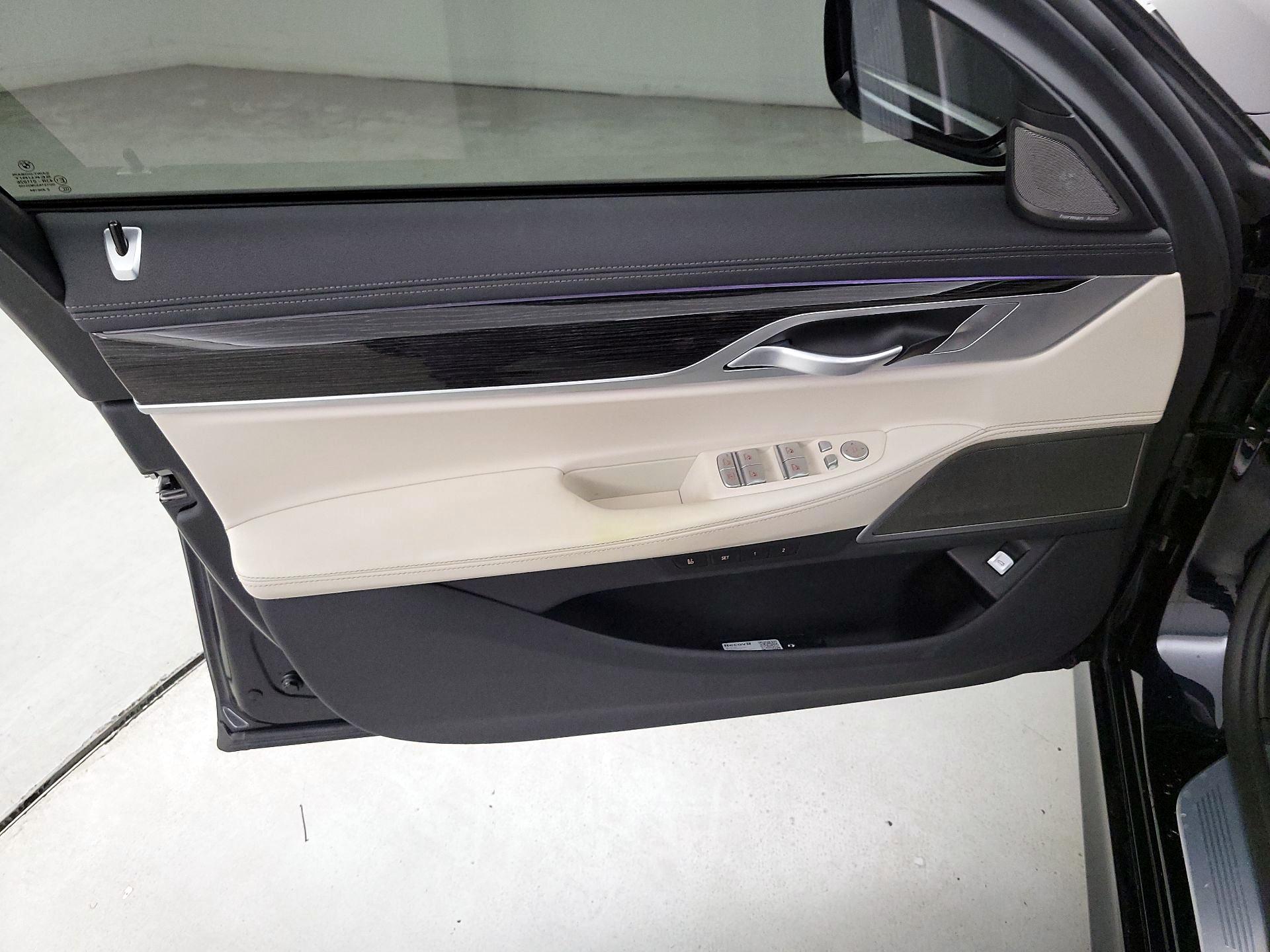 Thumbnail: 2020 BMW 7 Series - 12