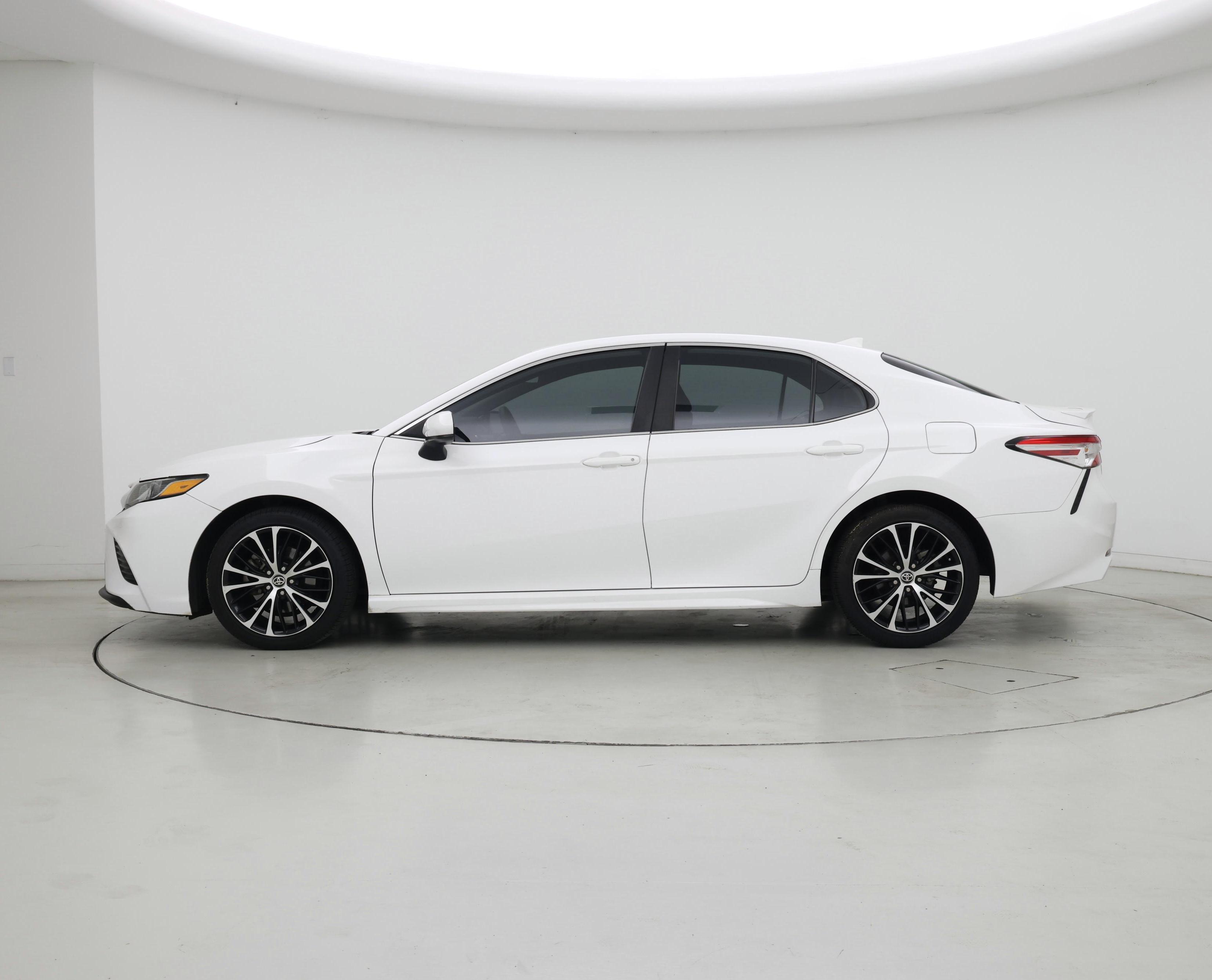 Thumbnail: 2020 Toyota Camry - 3