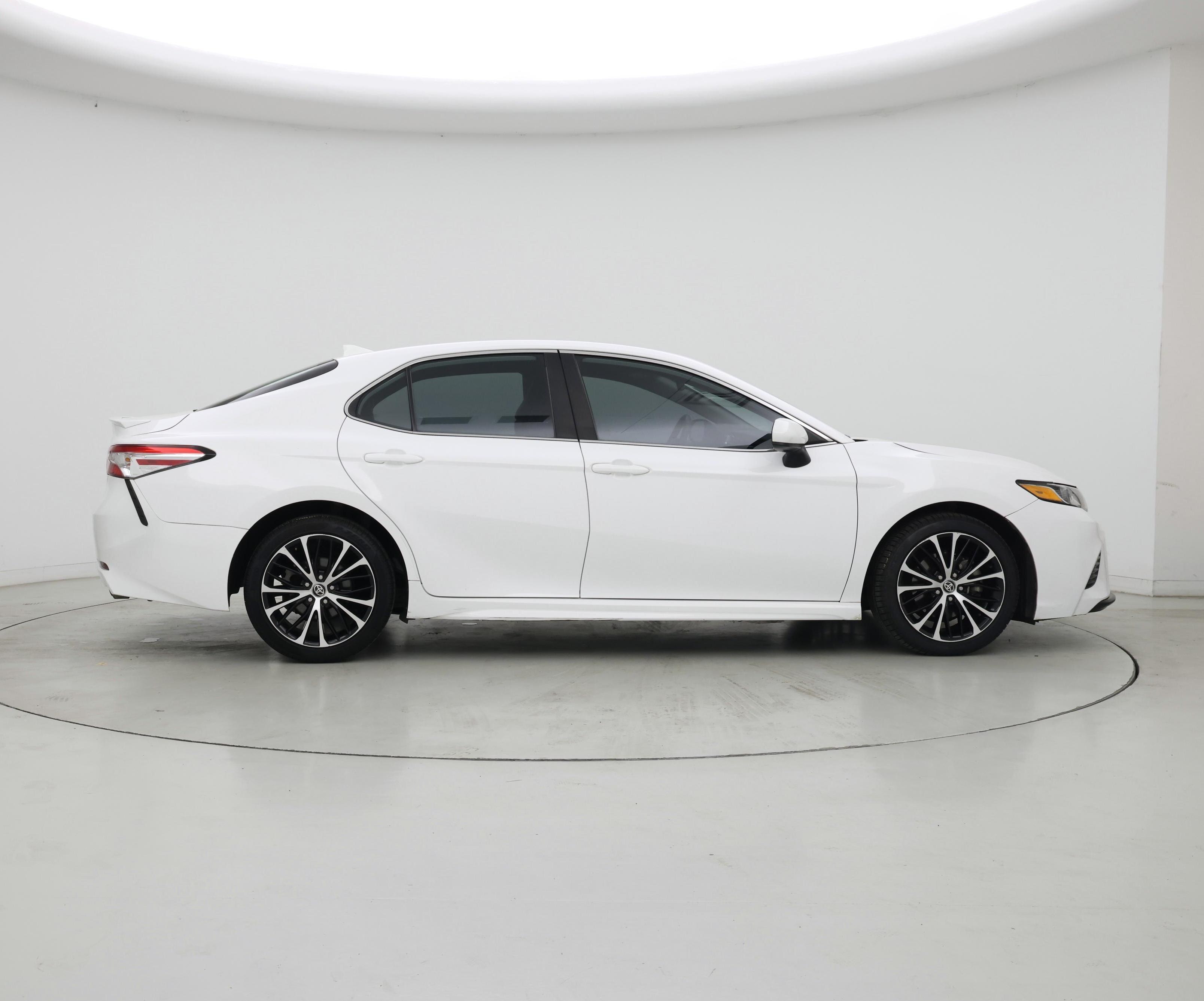 Thumbnail: 2020 Toyota Camry - 7