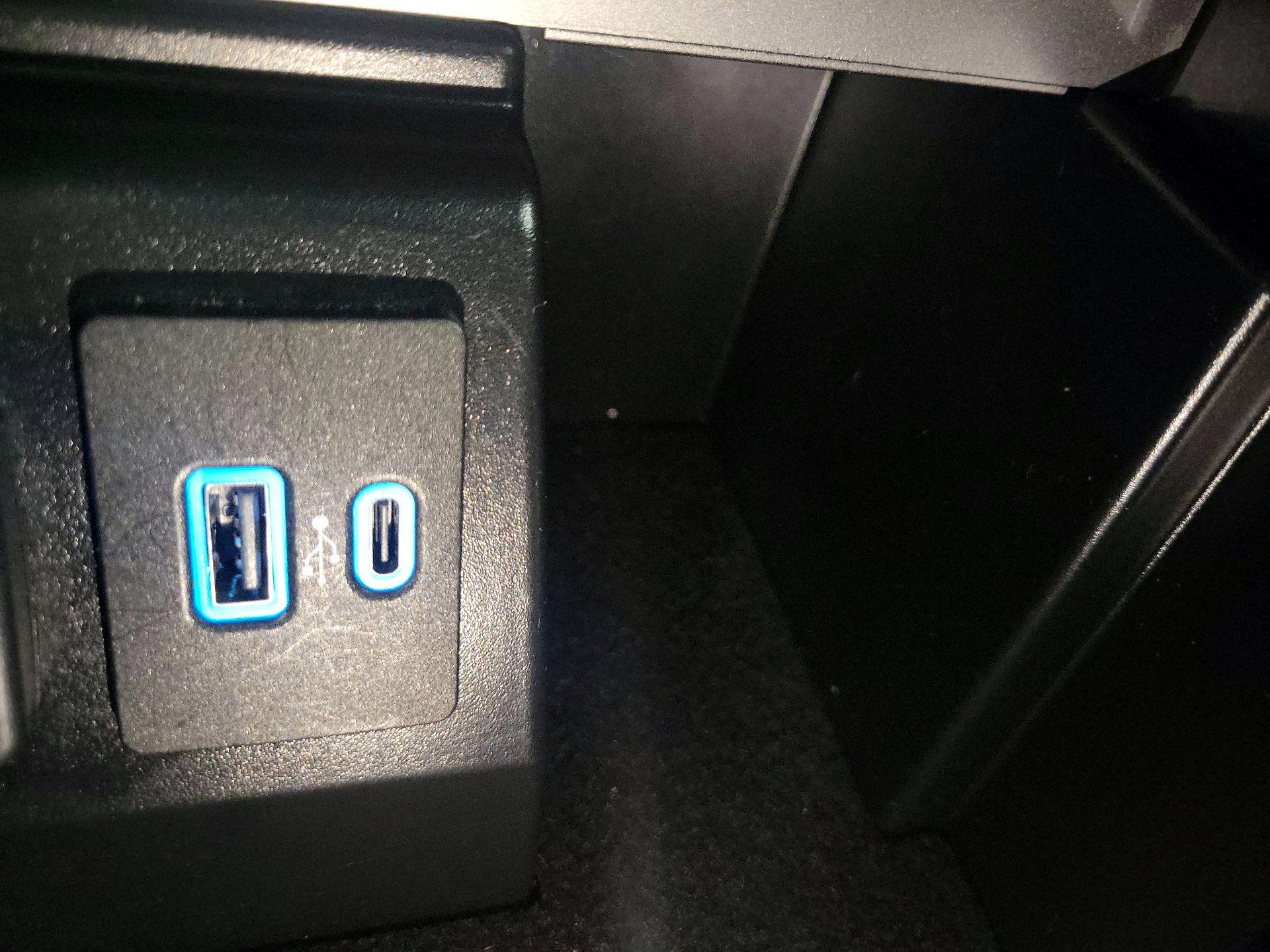 Thumbnail: 2024 Ford Explorer - 18