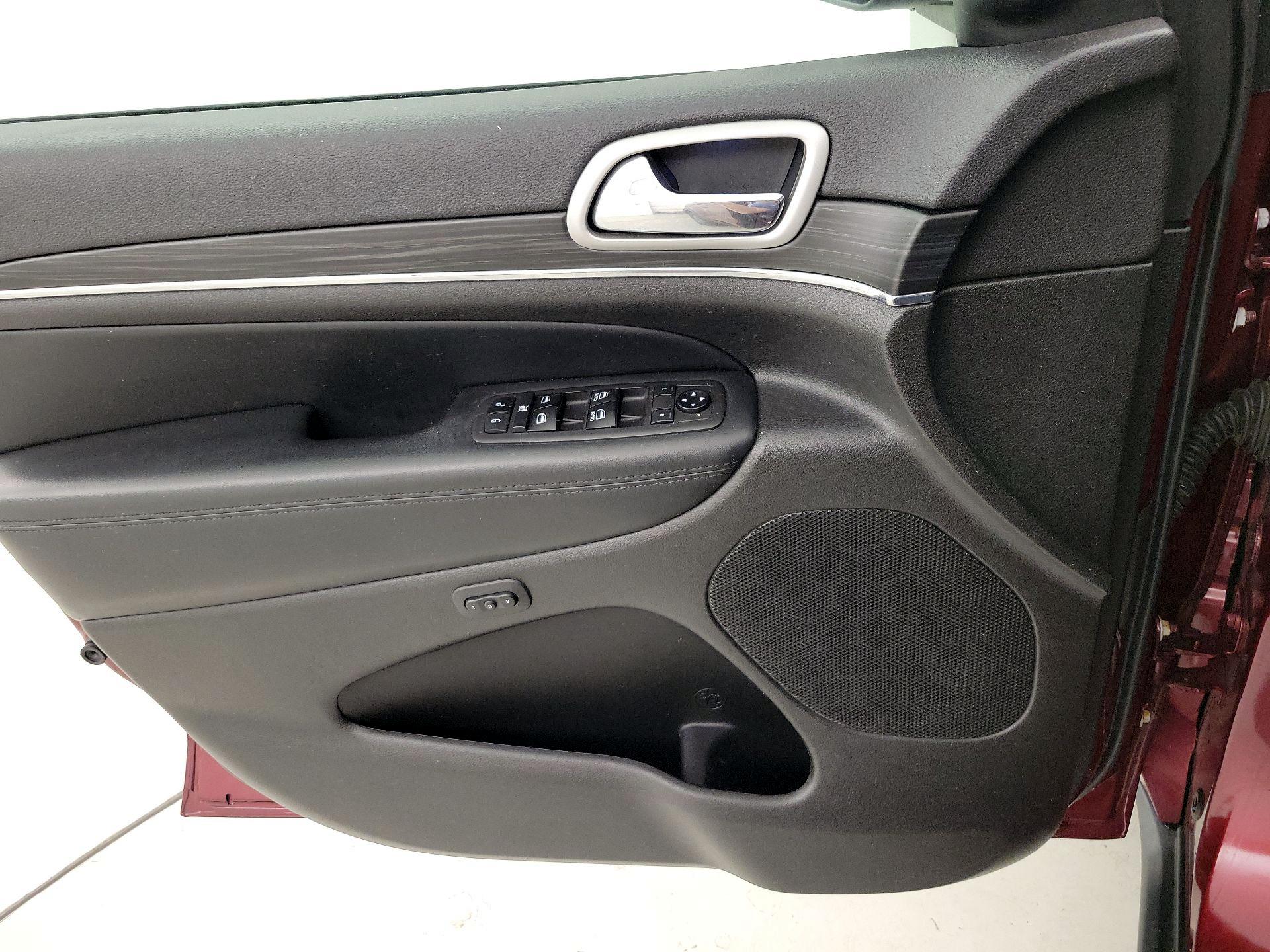 Thumbnail: 2021 Jeep Grand Cherokee - 12